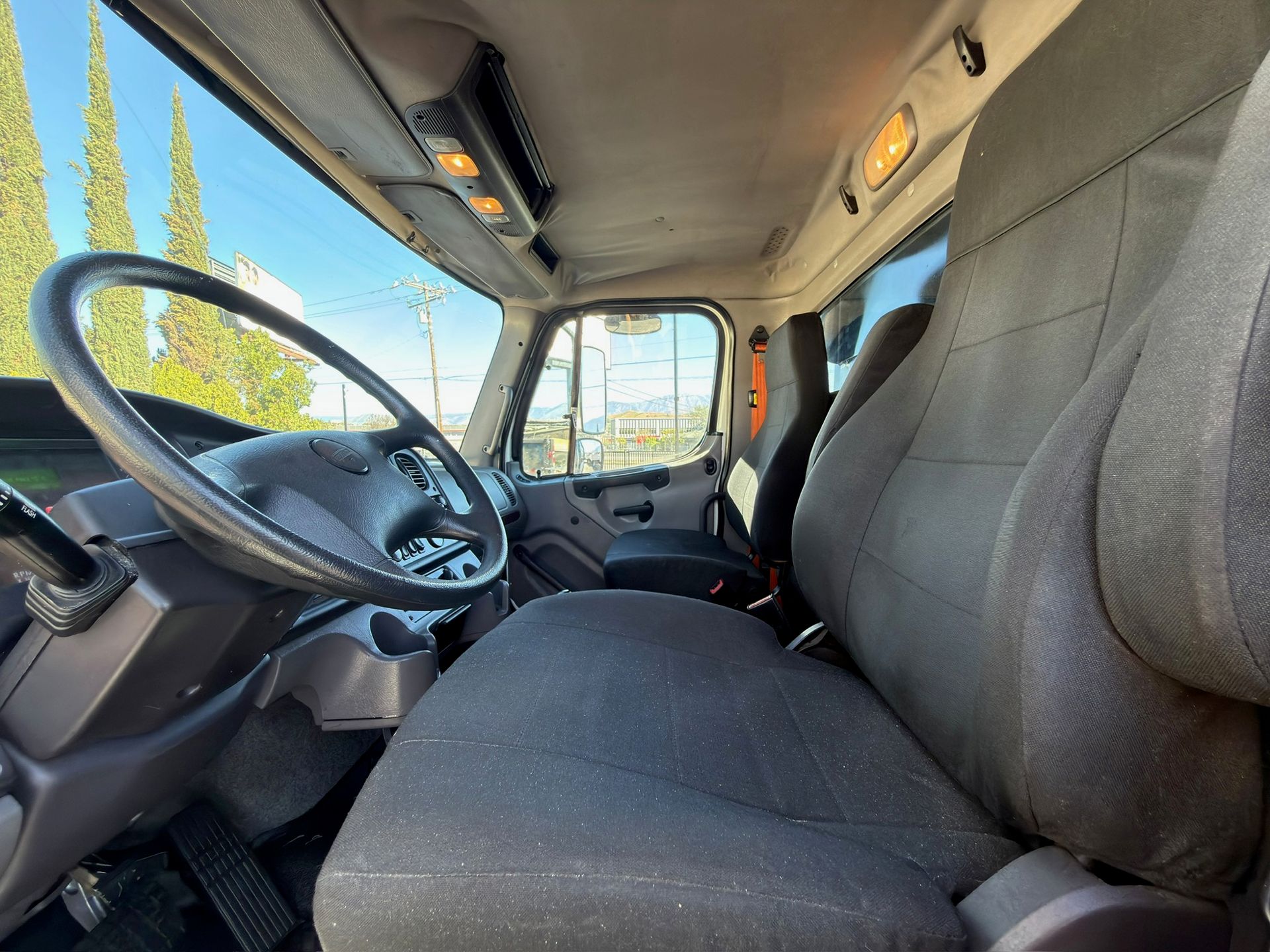 2016 Freightliner M2 photo 16