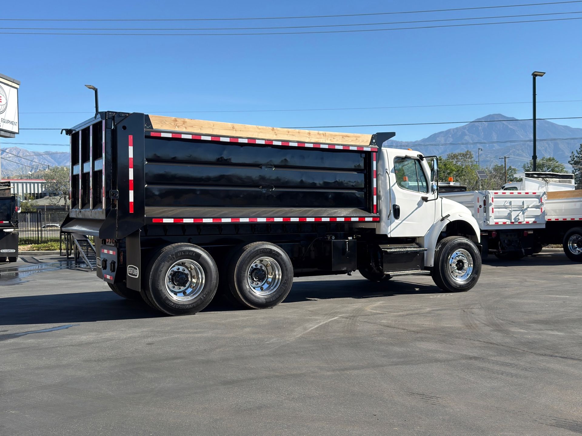 2016 Freightliner M2 photo 5