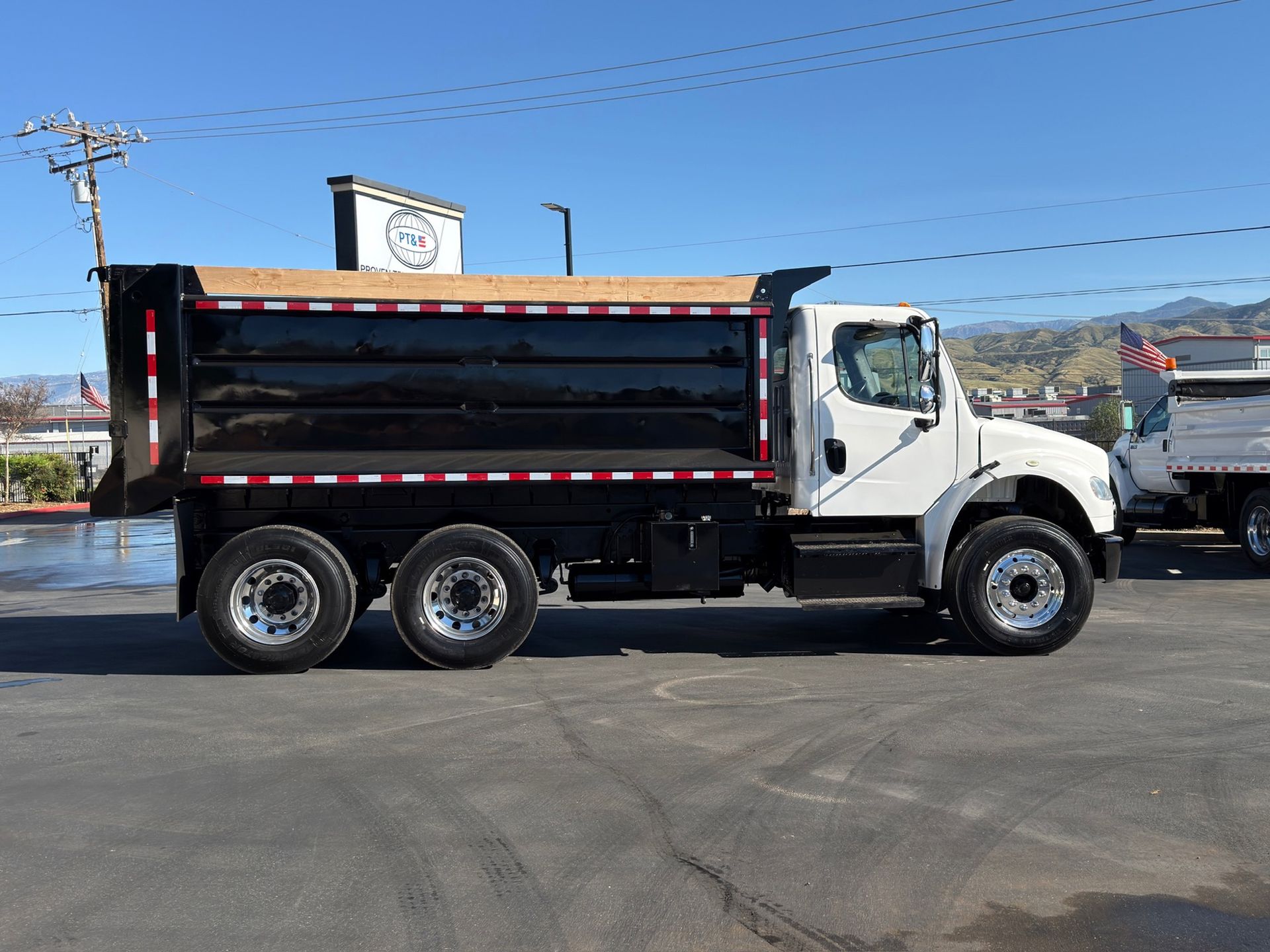 2016 Freightliner M2 photo 6