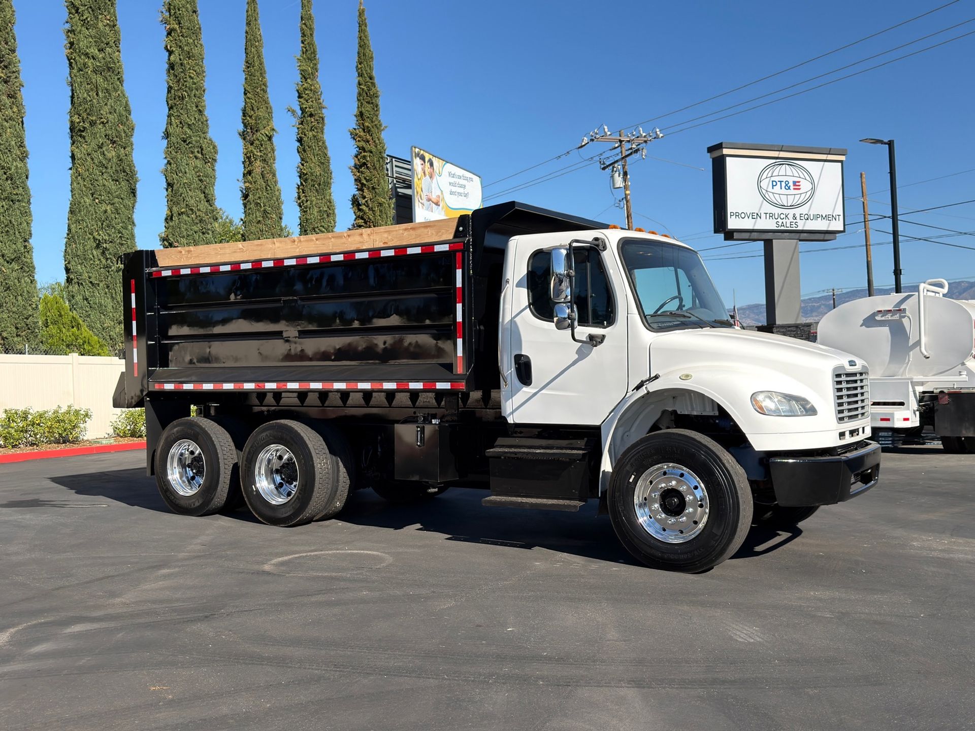 2016 Freightliner M2 photo 7