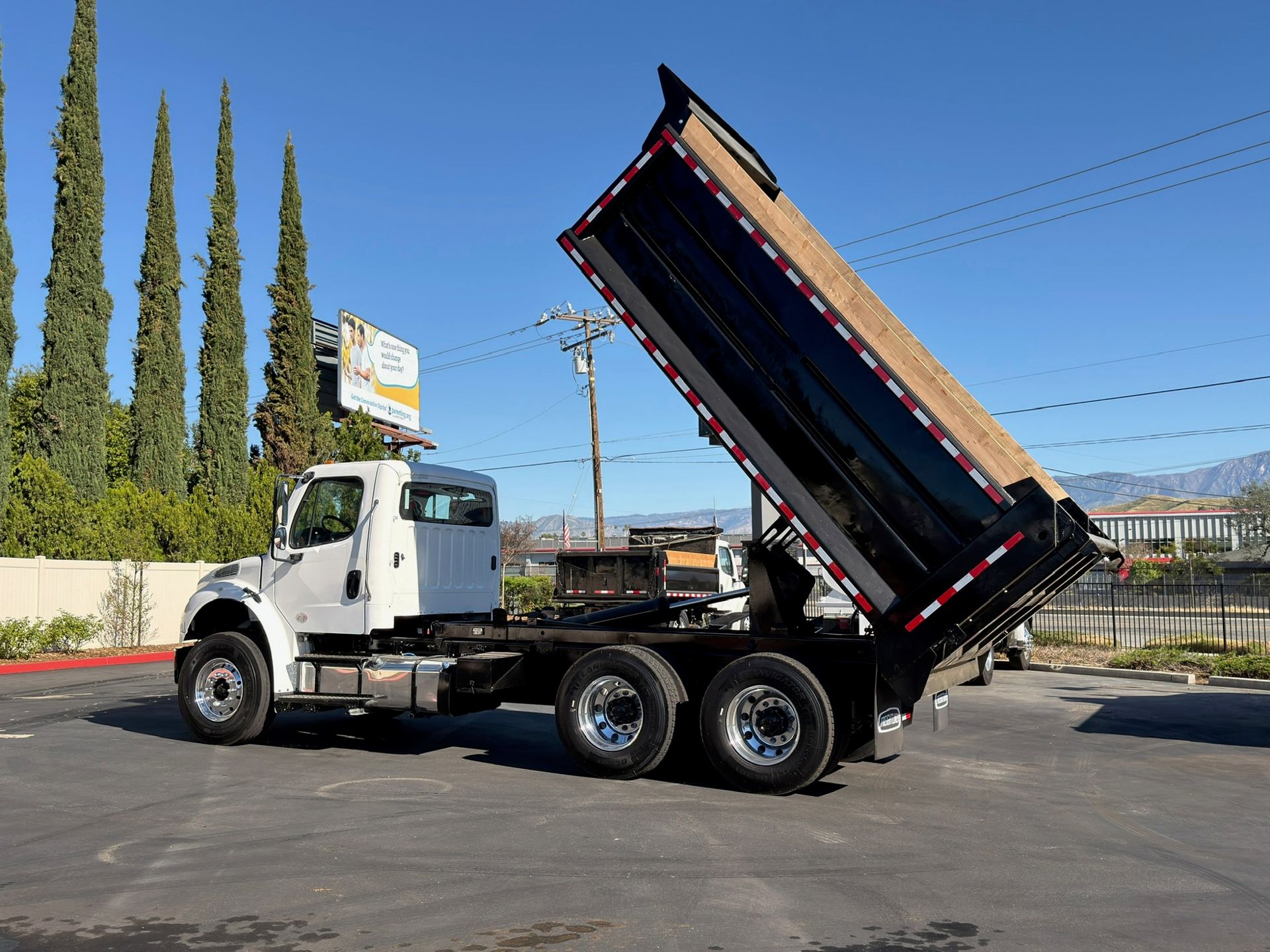 2016 Freightliner M2 photo 9
