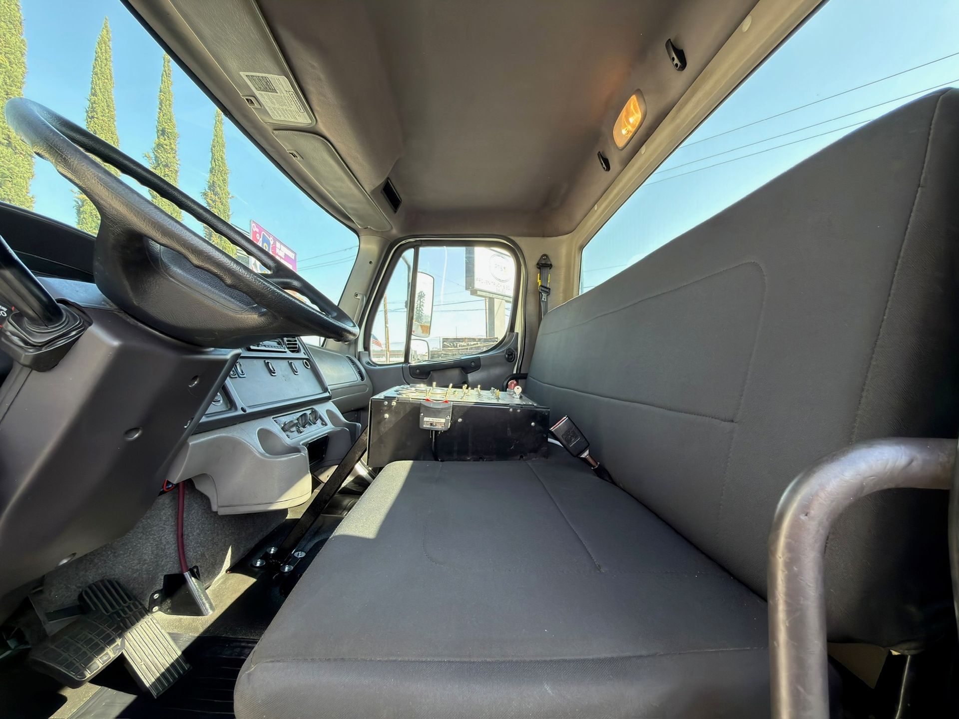 2016 Freightliner M2 photo 14