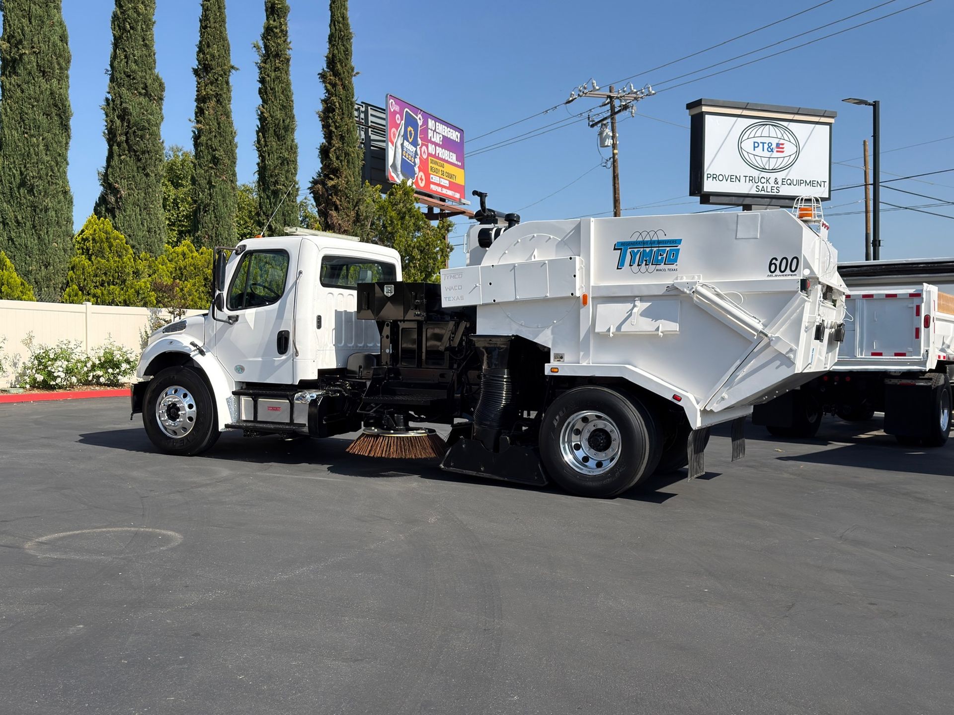 2016 Freightliner M2 photo 3