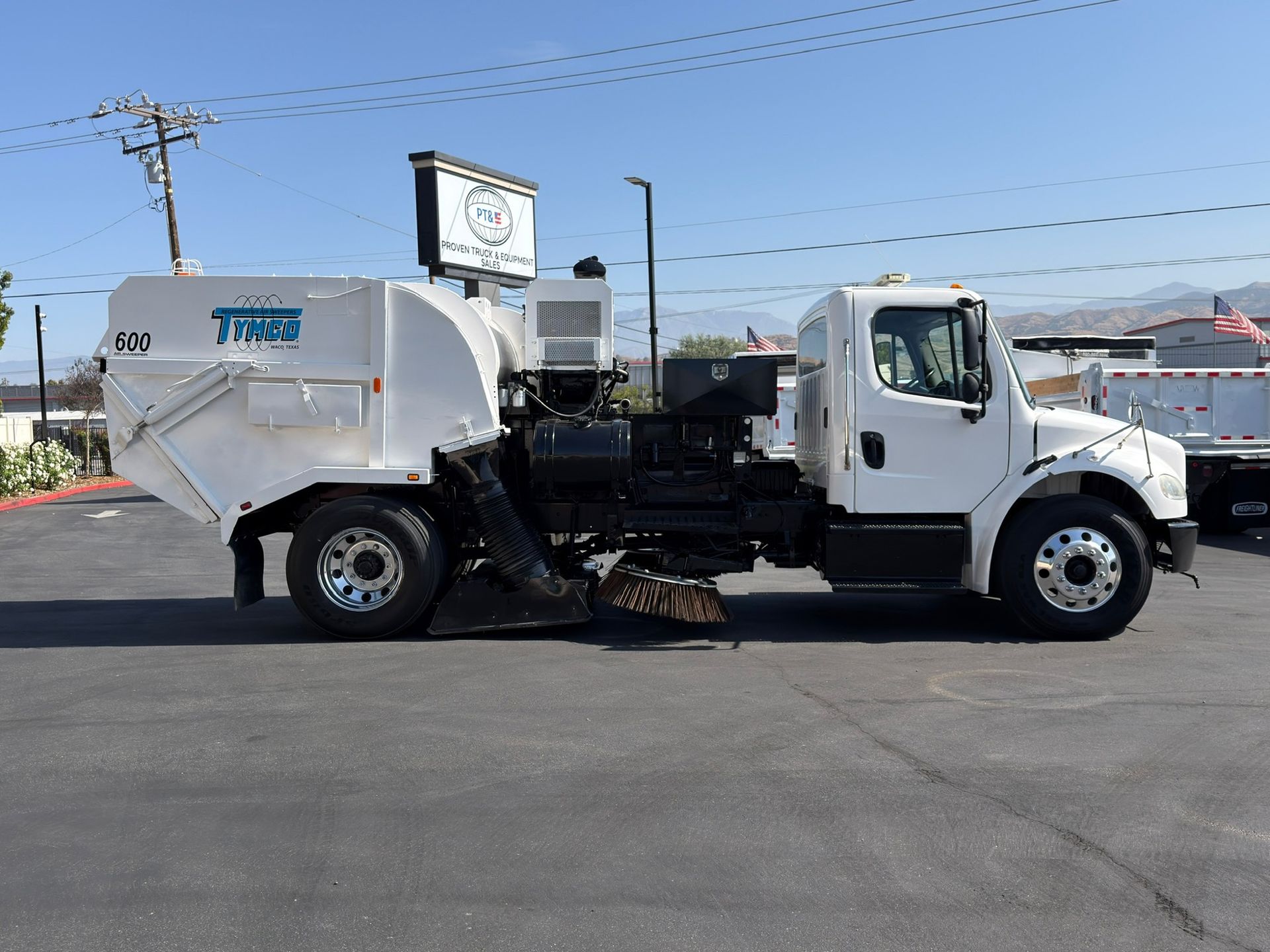 2016 Freightliner M2 photo 6