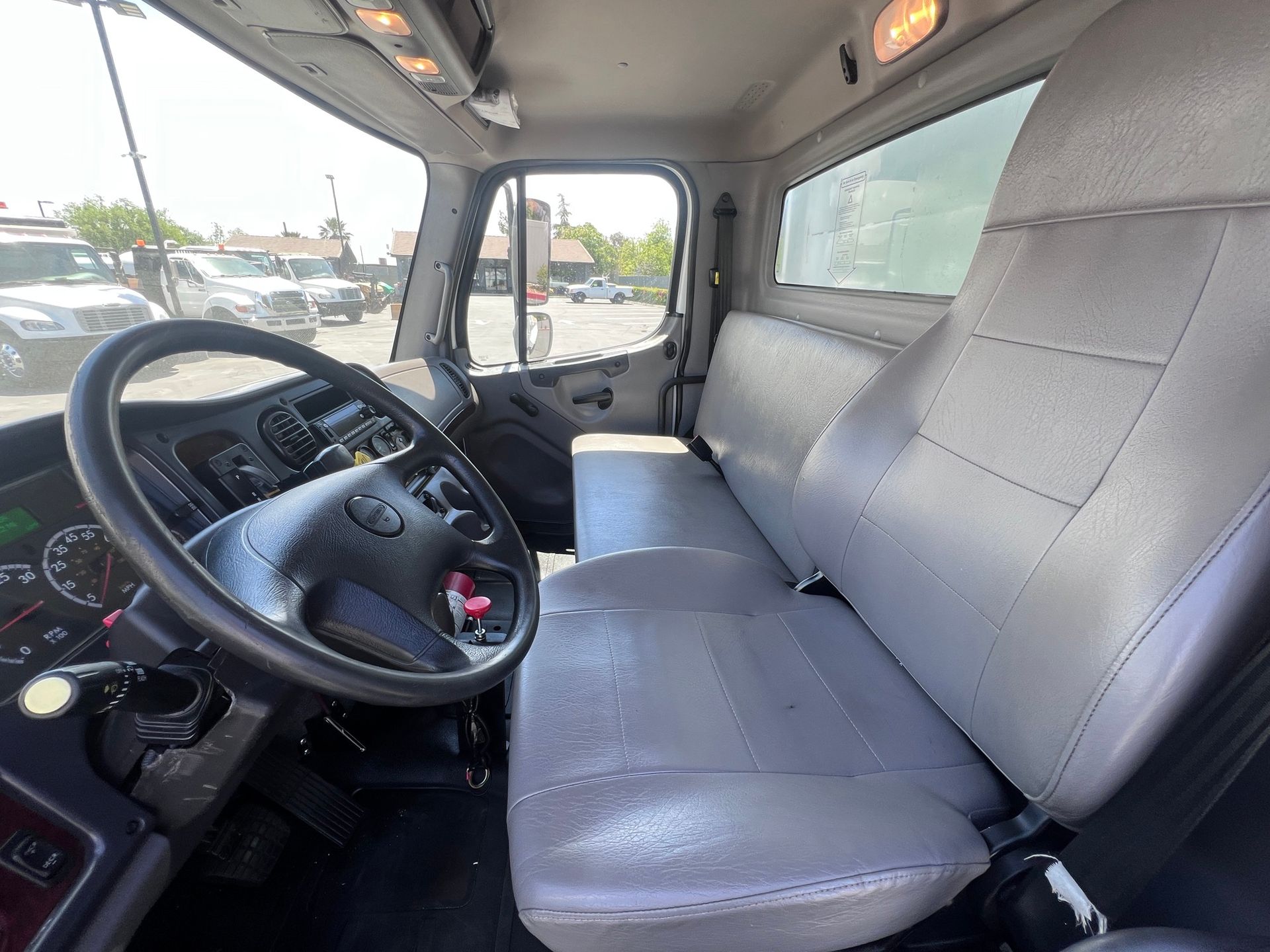 2018 Freightliner M2 photo 11