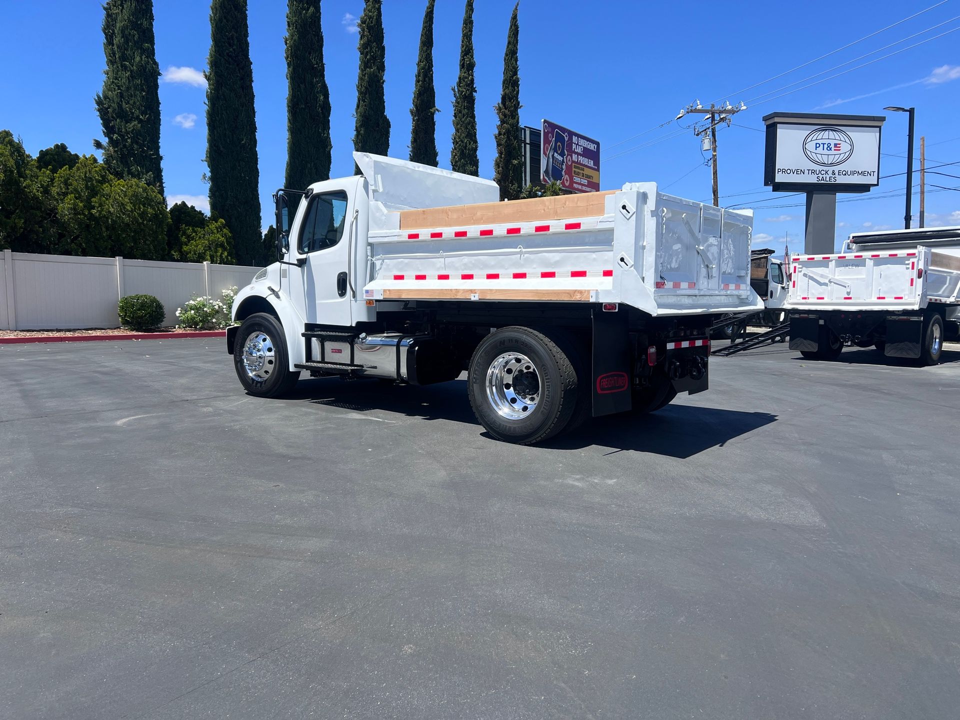 2018 Freightliner M2 photo 3