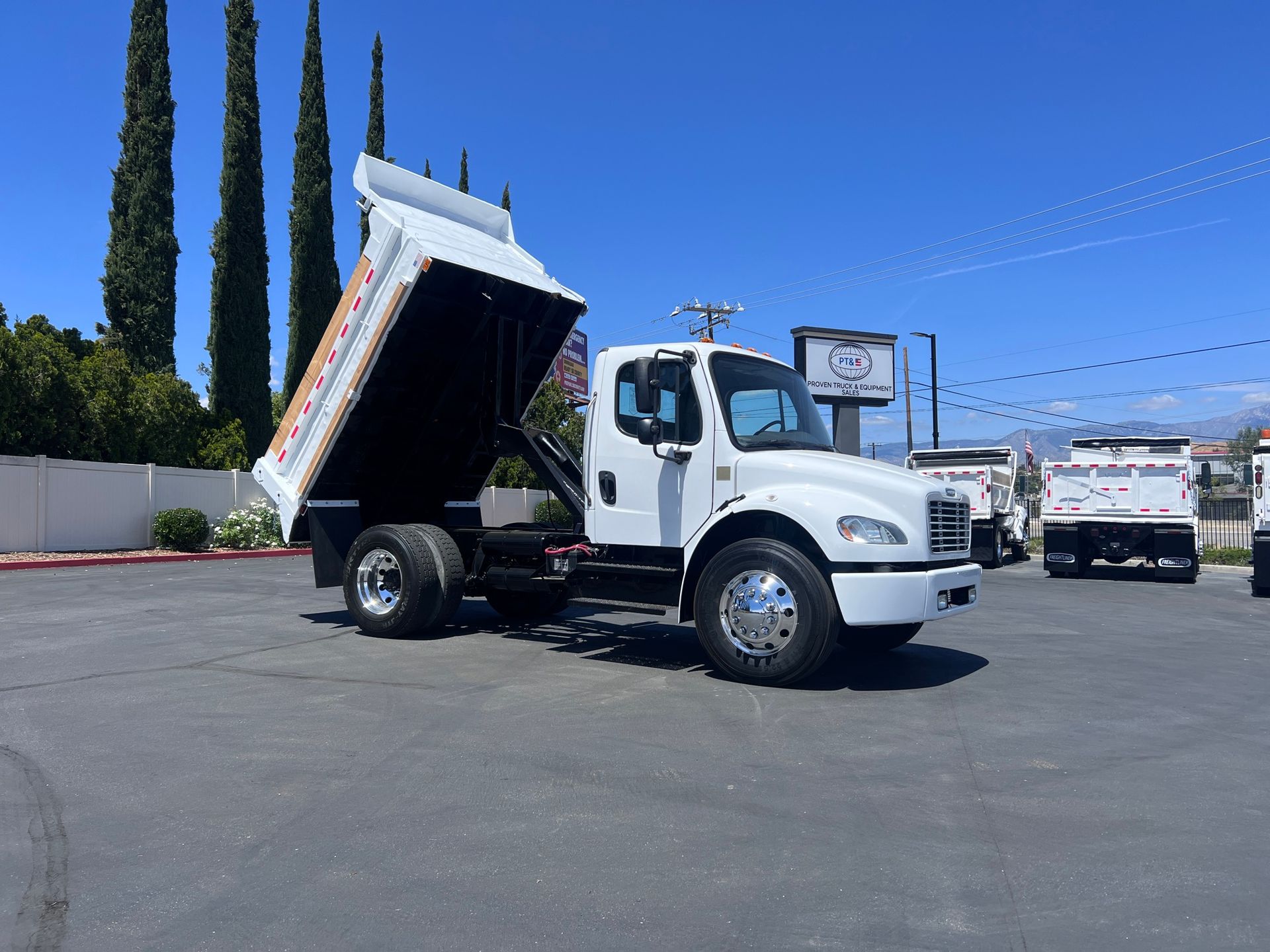2018 Freightliner M2 photo 8