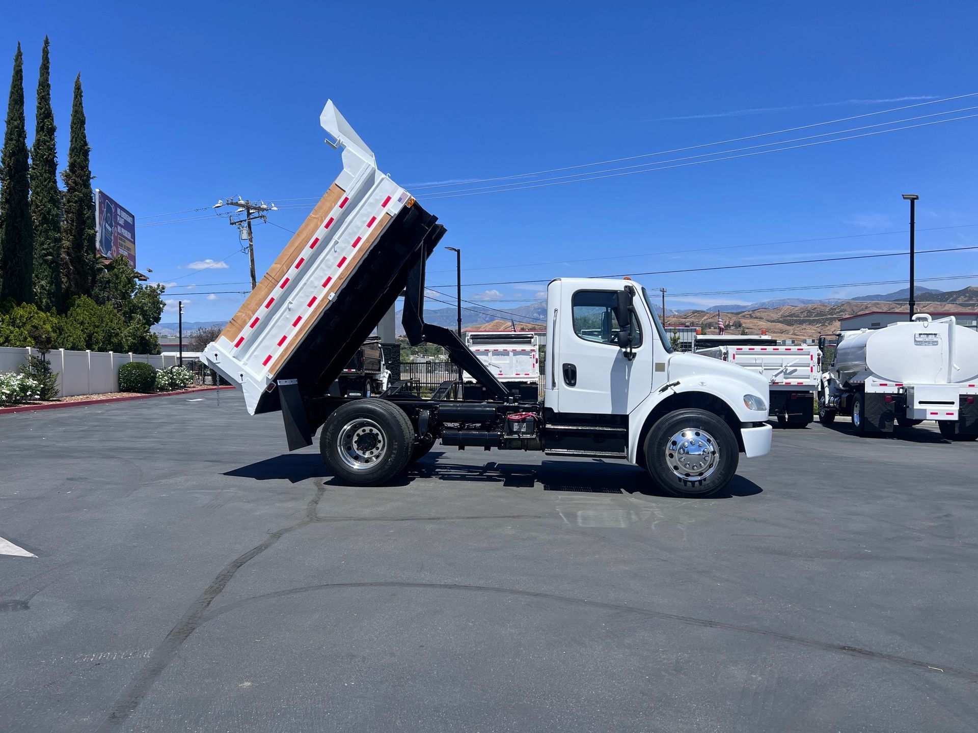 2018 Freightliner M2 photo 9