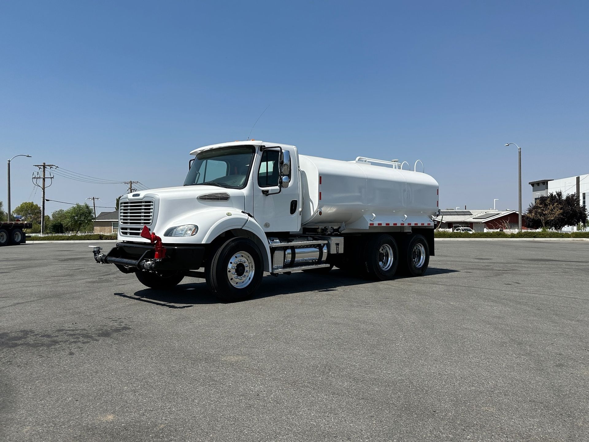 2017 Freightliner M2 photo 1