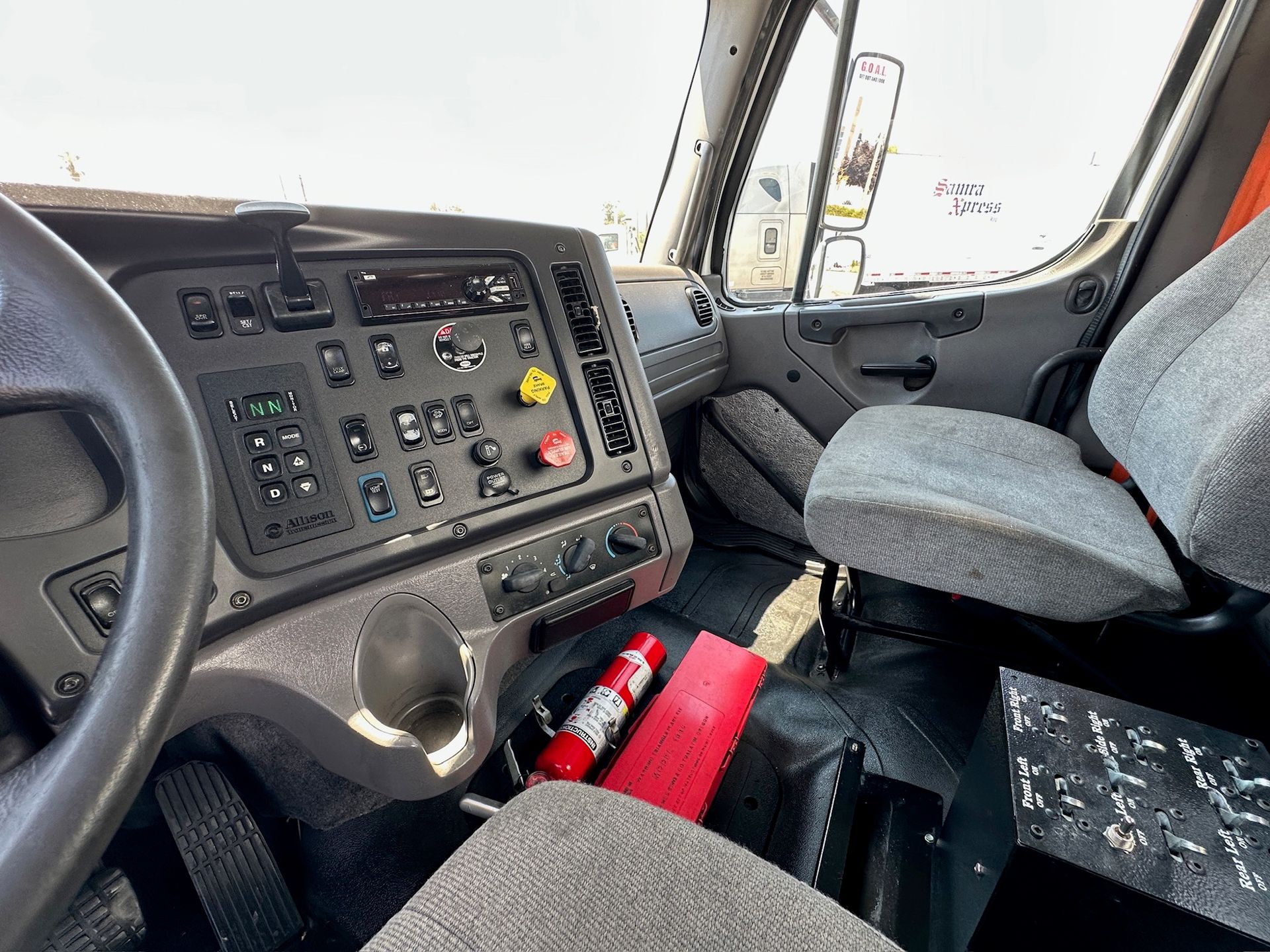 2017 Freightliner M2 photo 15