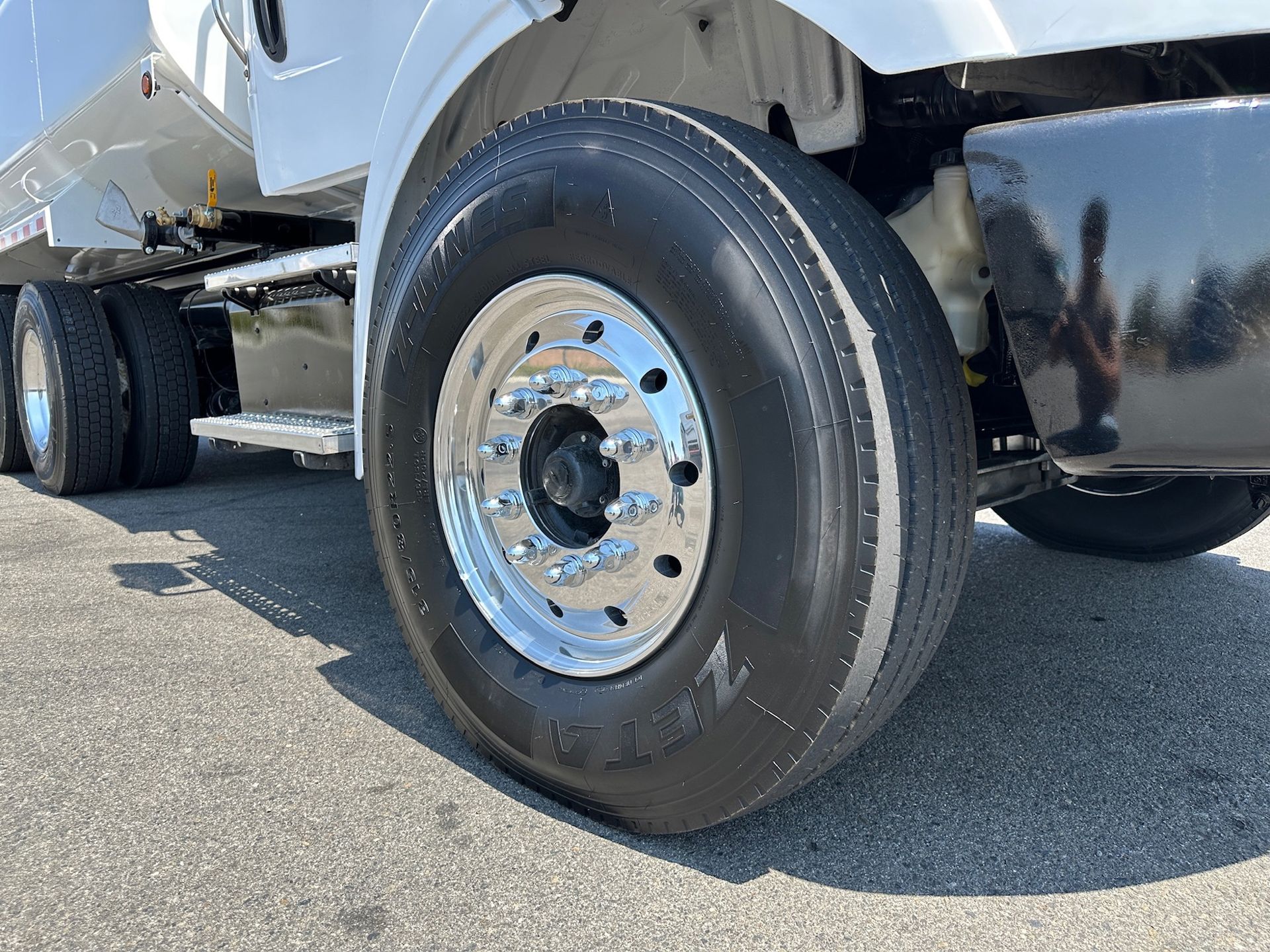 2017 Freightliner M2 photo 16