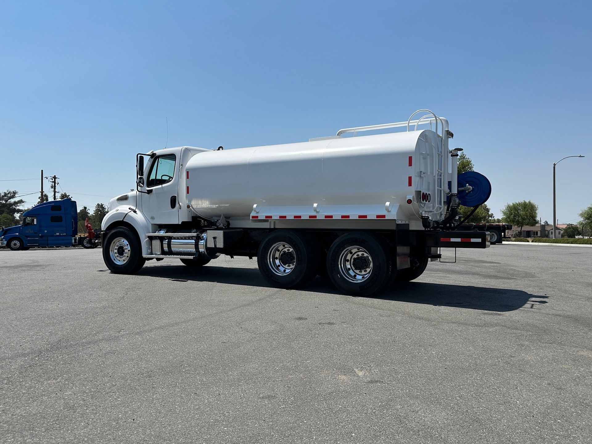 2017 Freightliner M2 photo 3