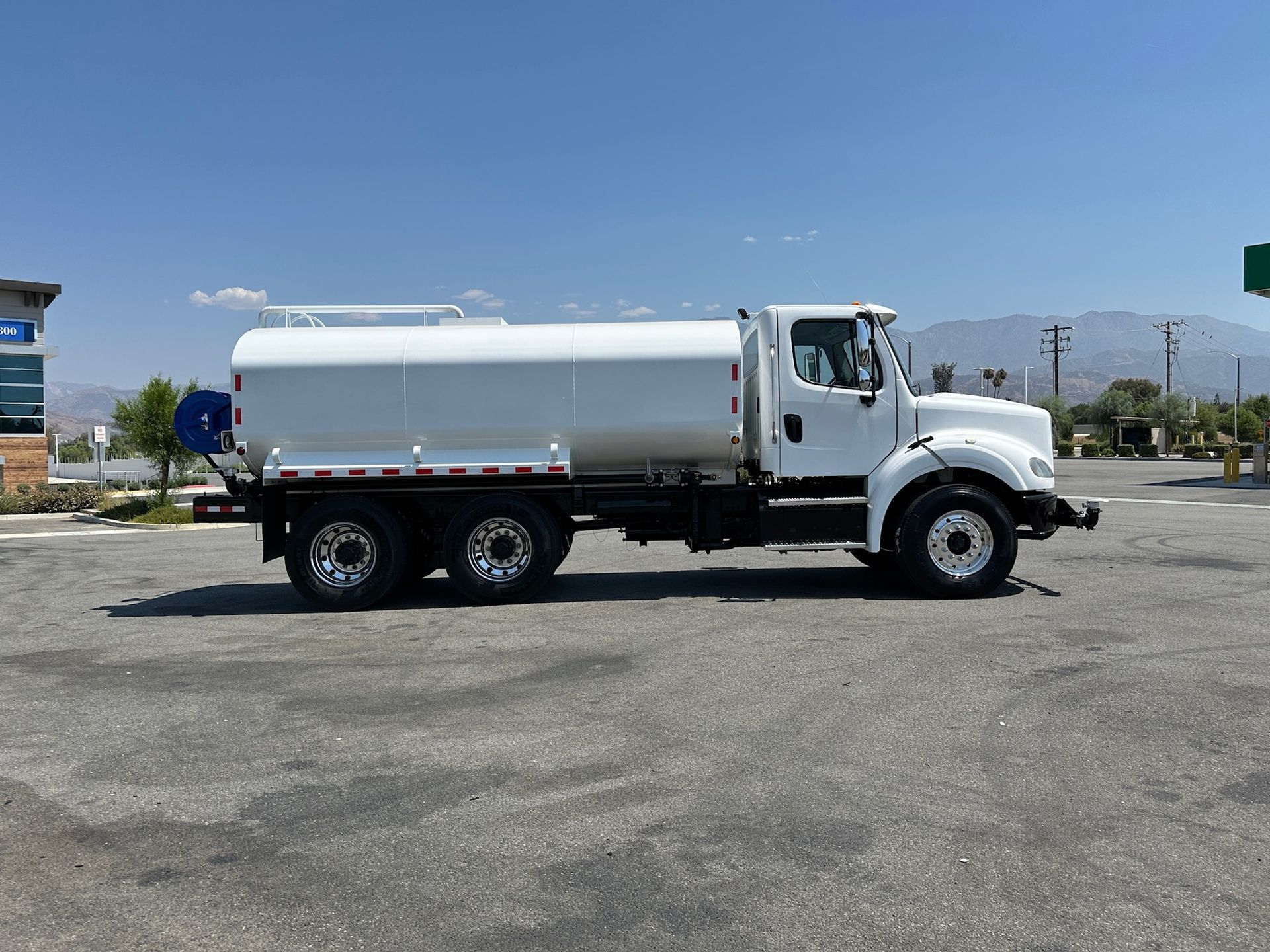 2017 Freightliner M2 photo 6