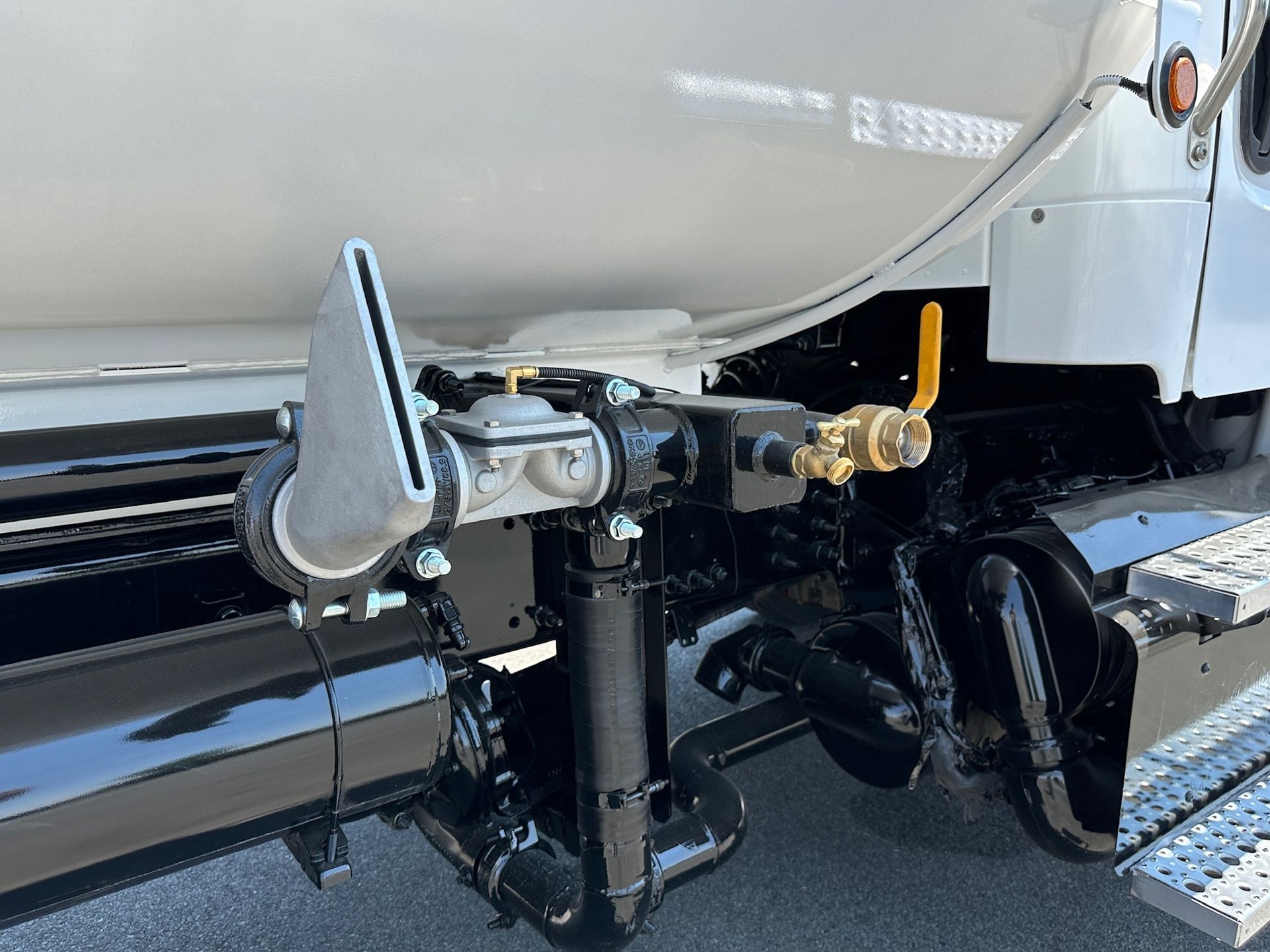 2017 Freightliner M2 photo 8