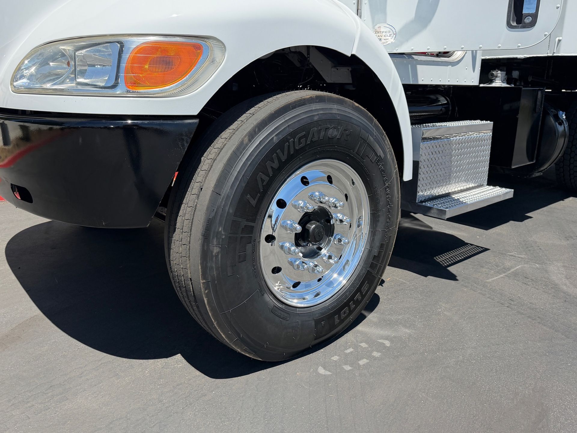2019 Peterbilt 337 photo 12
