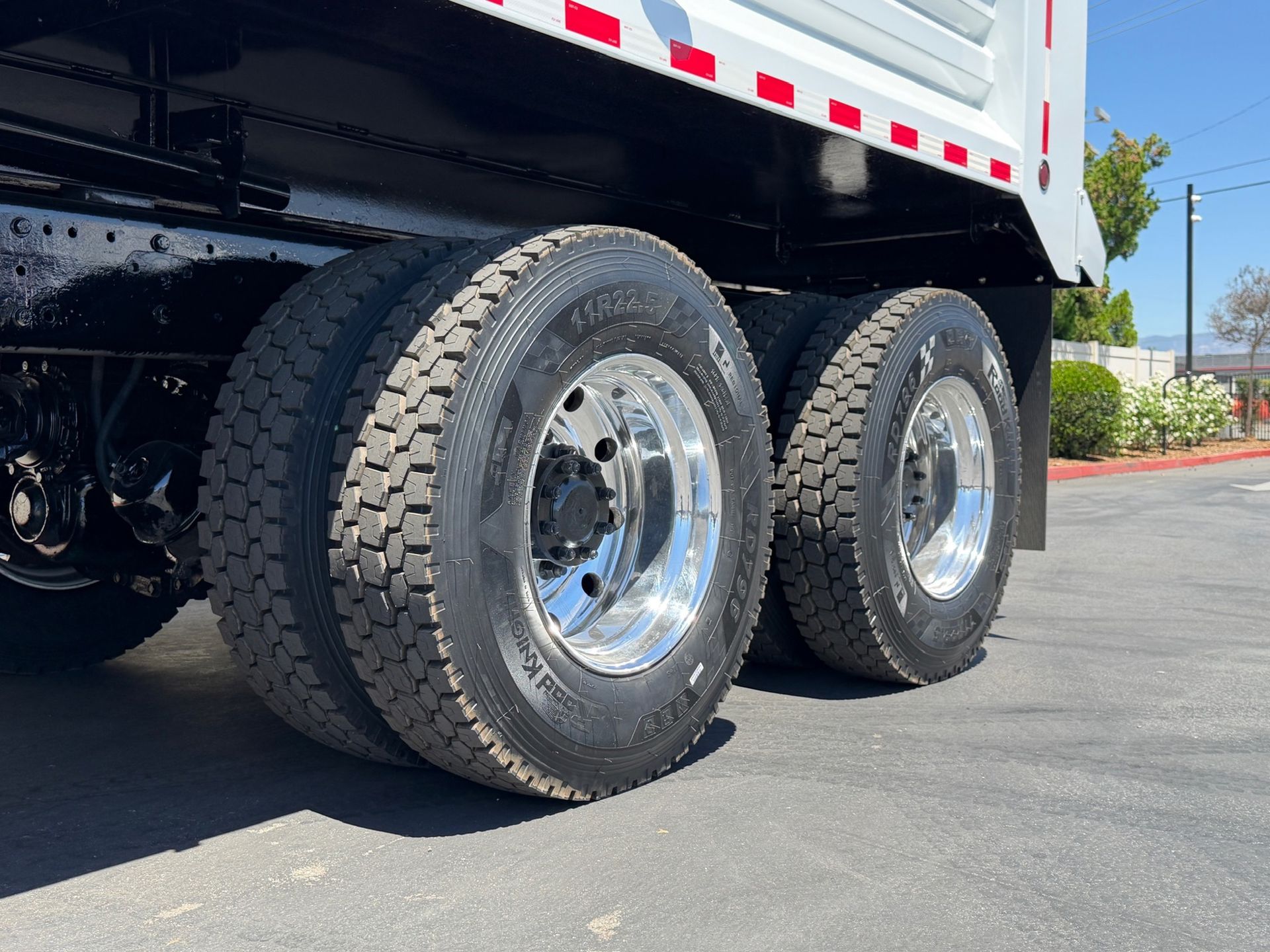 2019 Peterbilt 337 photo 13