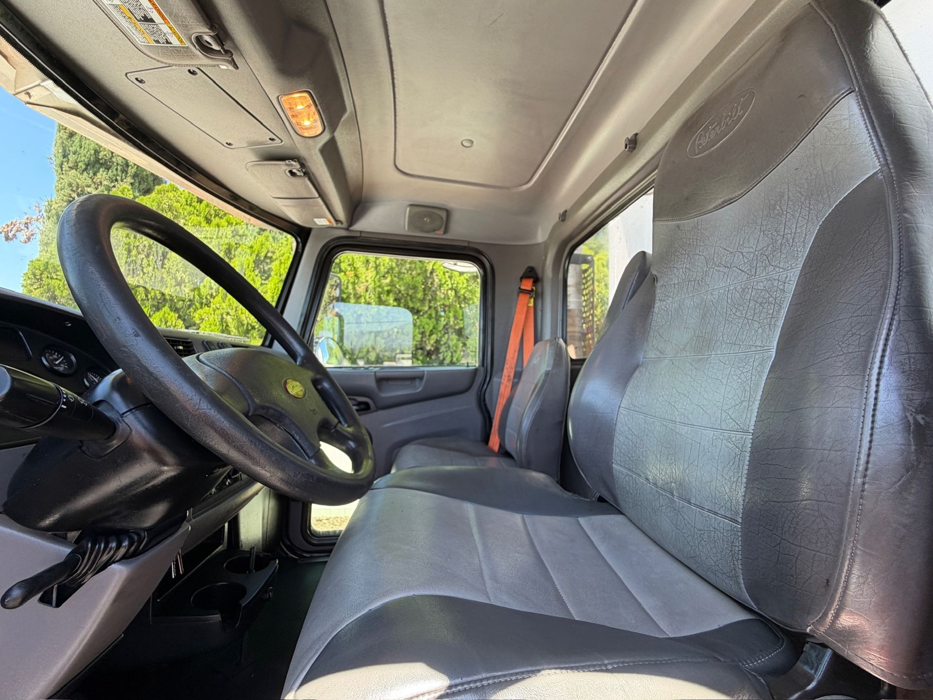 2019 Peterbilt 337 photo 19