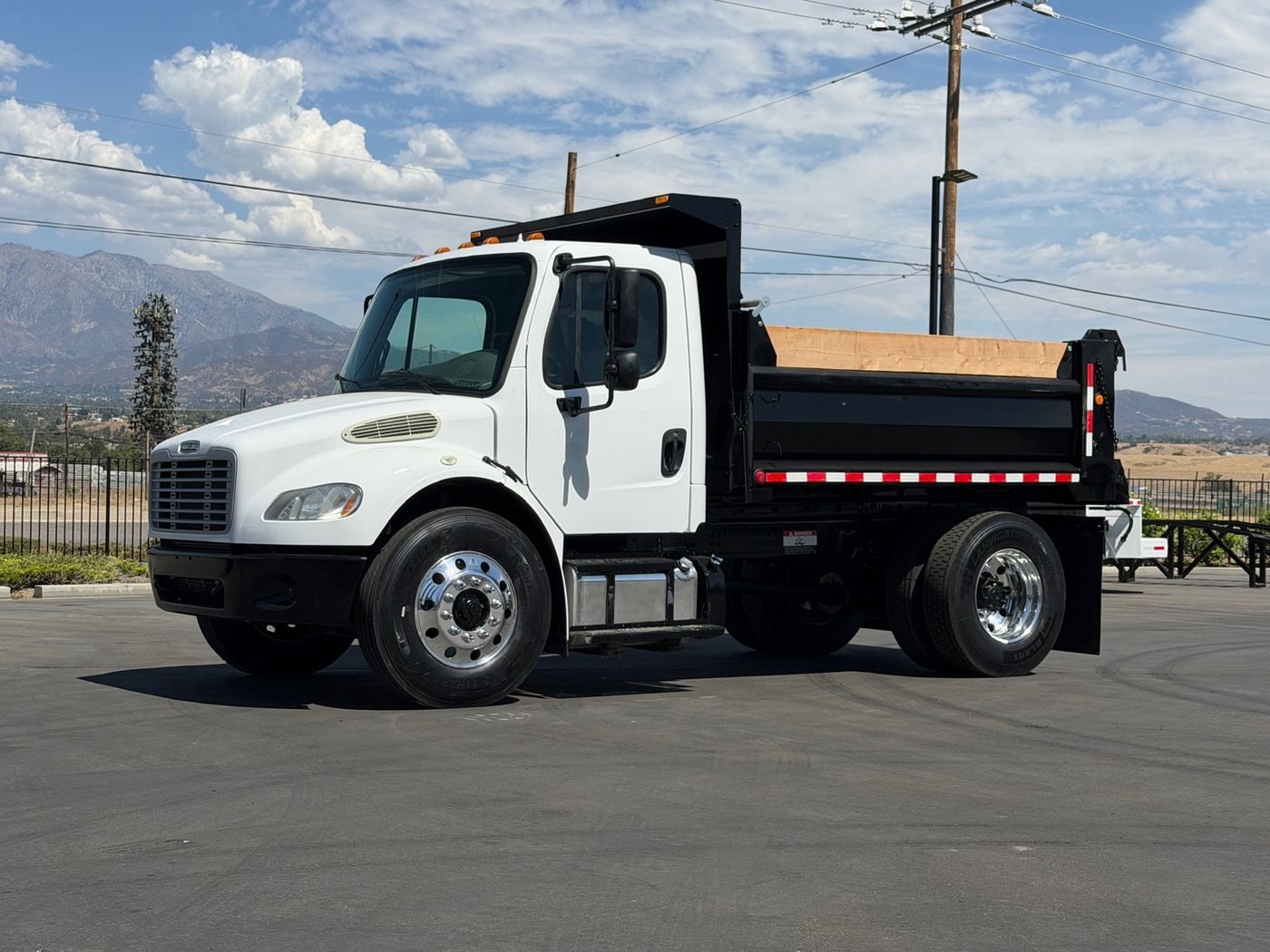 2014 FREIGHTLINER M2