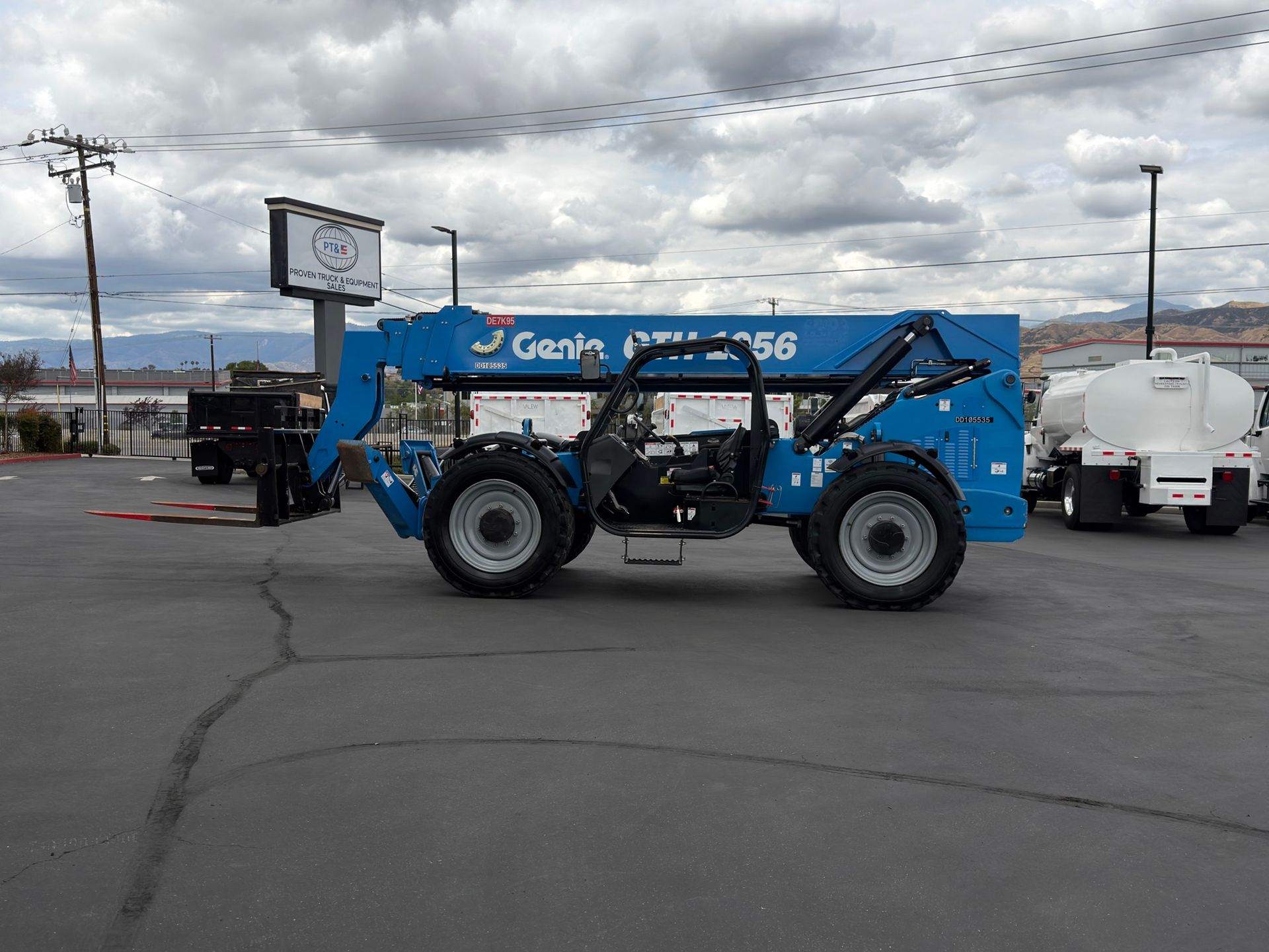 2018 Unknown GTH1056 photo 2