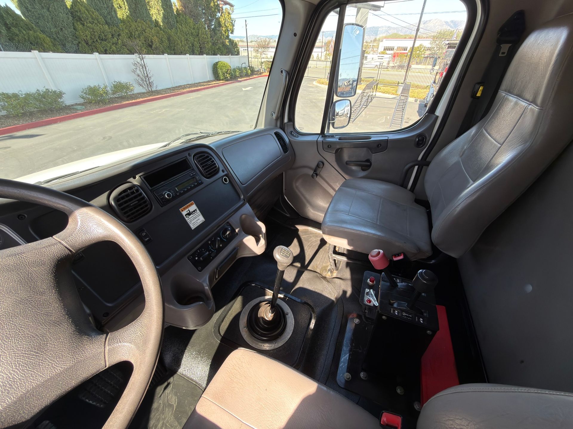 2017 Freightliner M2 photo 16