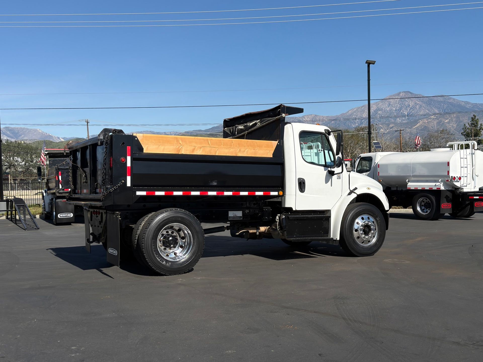 2017 Freightliner M2 photo 5