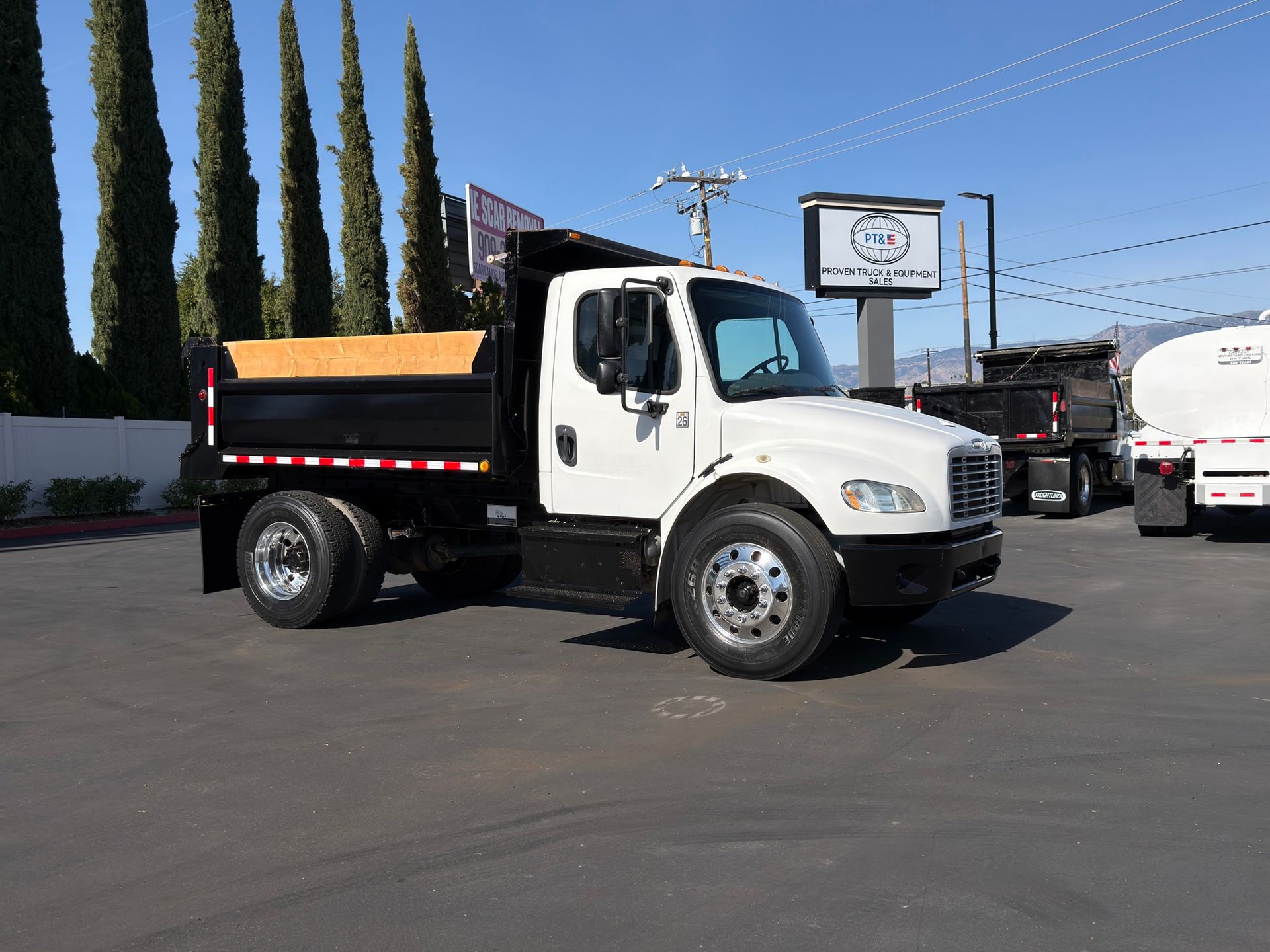 2017 Freightliner M2 photo 7