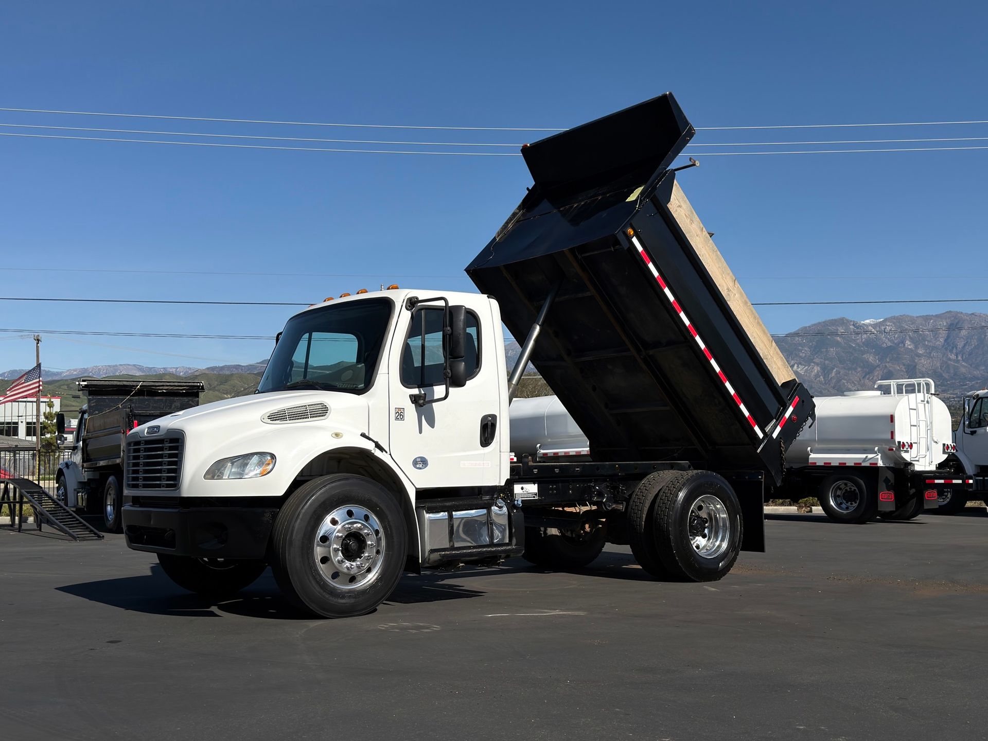 2017 Freightliner M2 photo 8