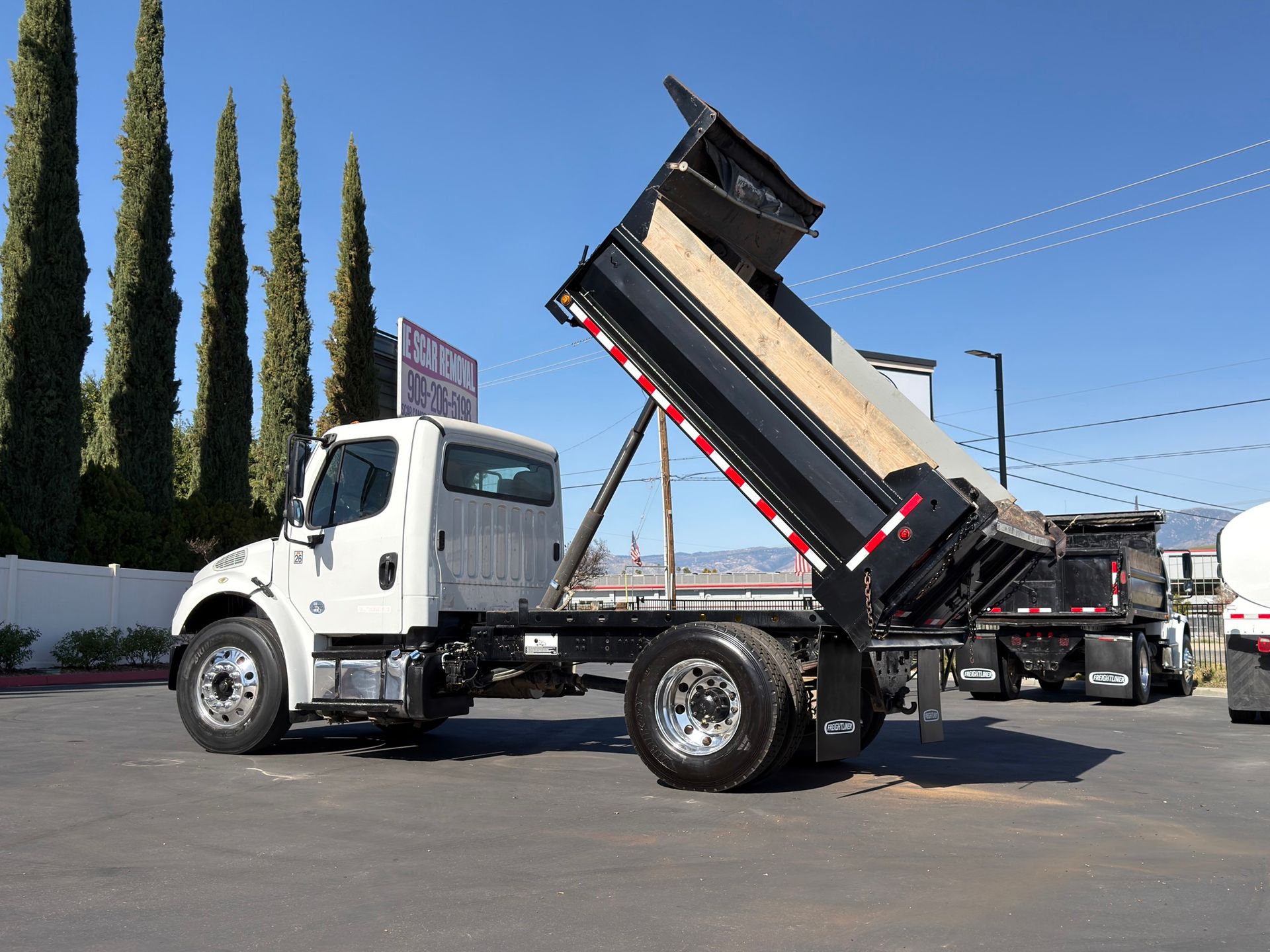 2017 Freightliner M2 photo 9