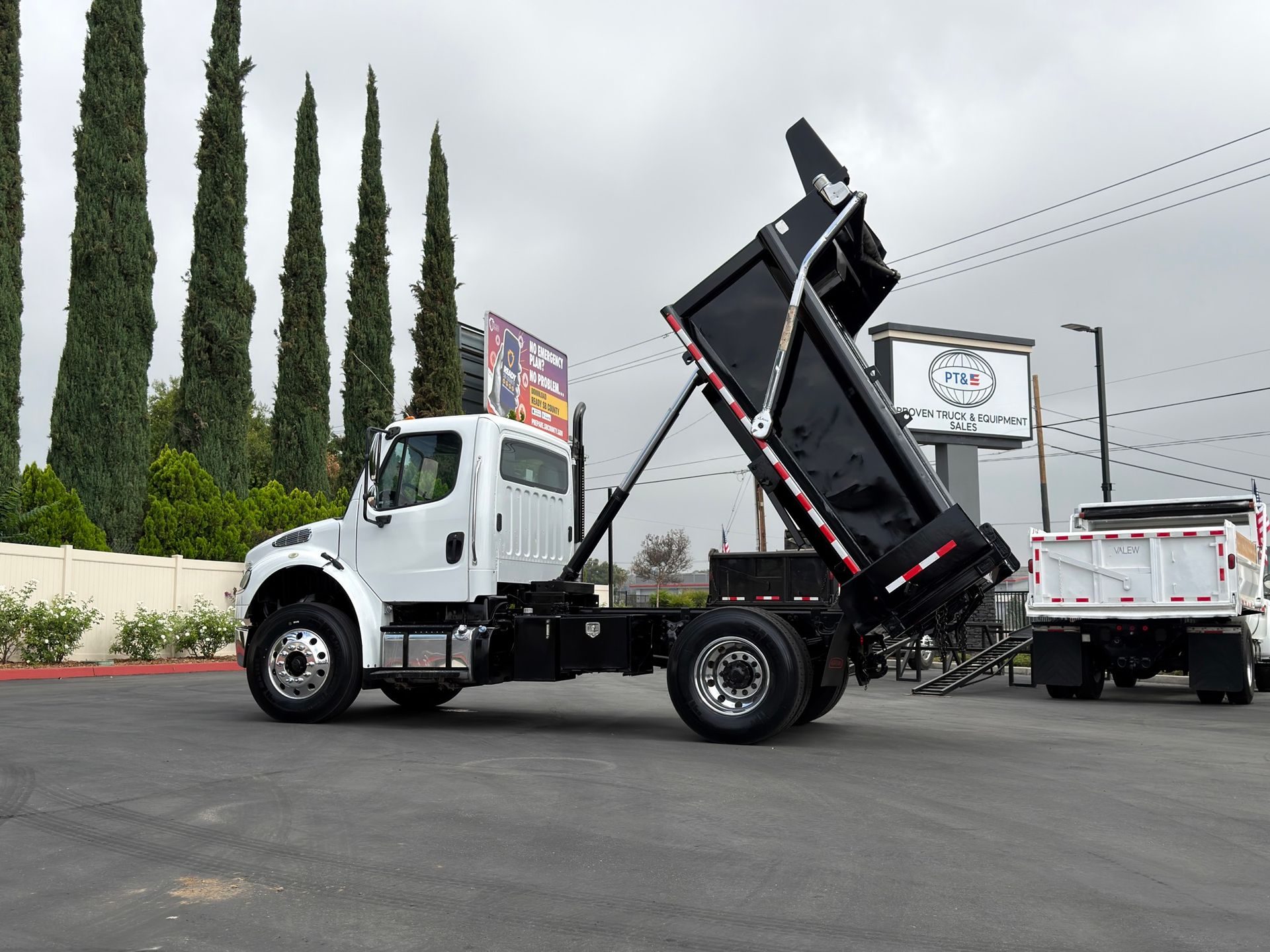 2015 Freightliner M2 photo 10