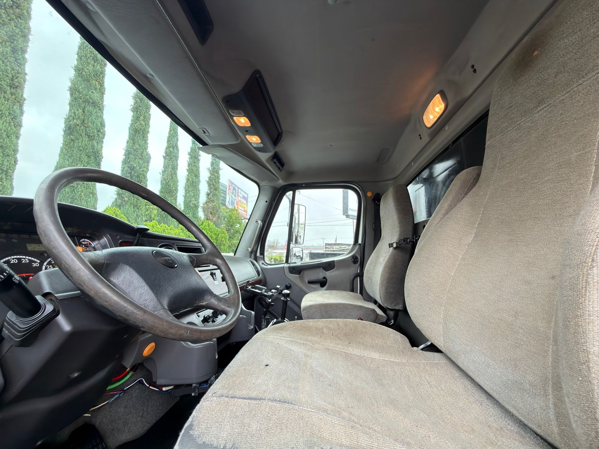 2015 Freightliner M2 photo 18