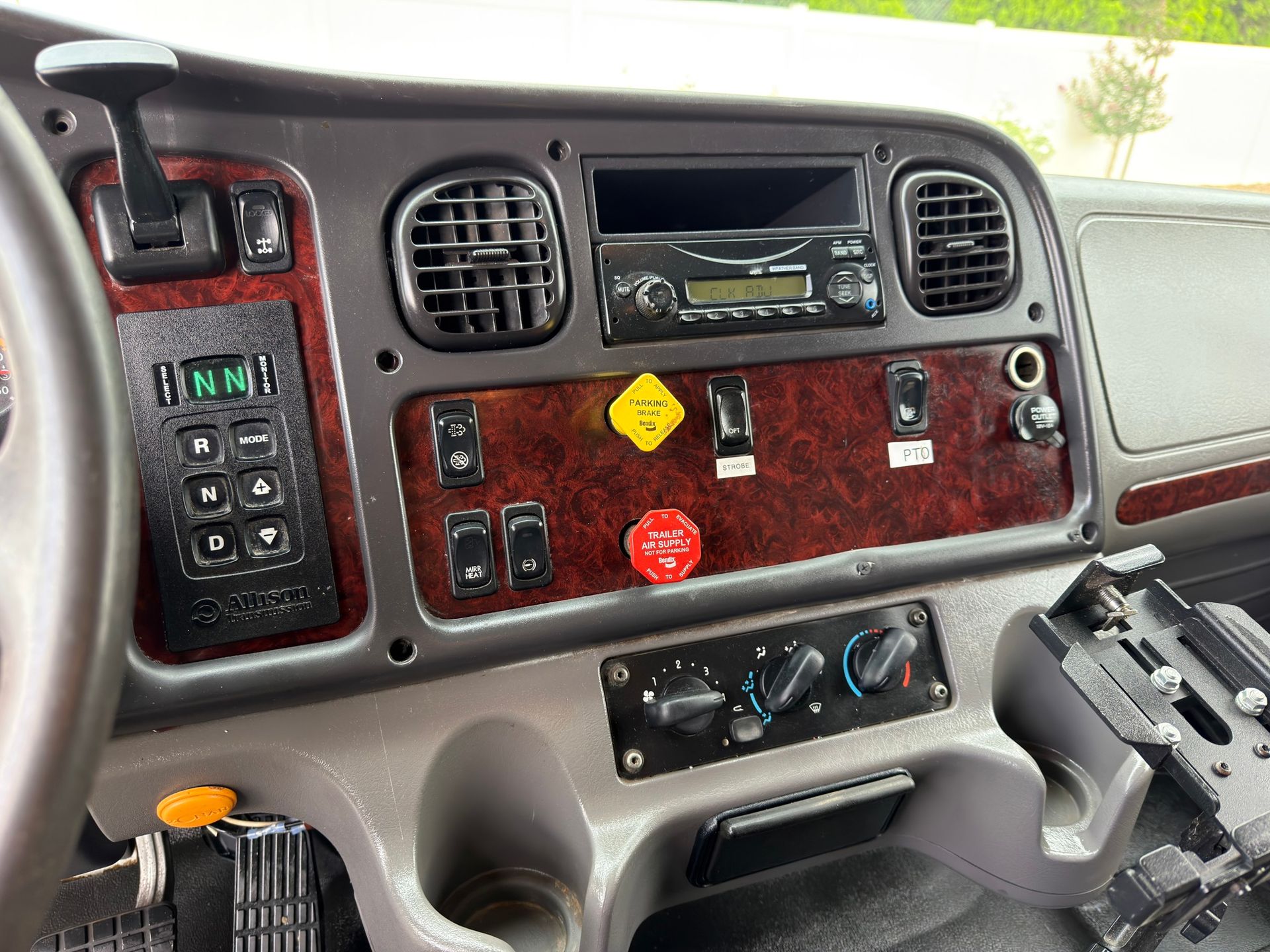 2015 Freightliner M2 photo 20