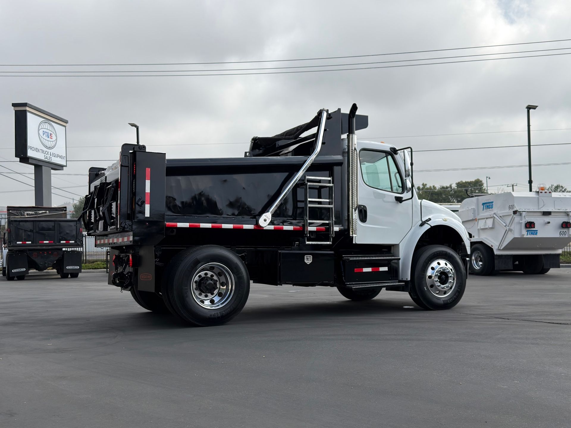 2015 Freightliner M2 photo 5