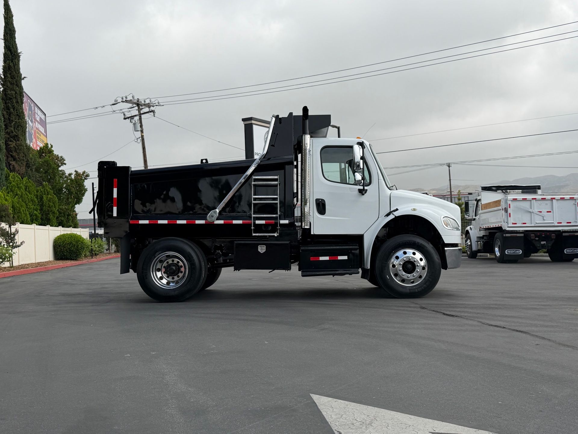 2015 Freightliner M2 photo 6