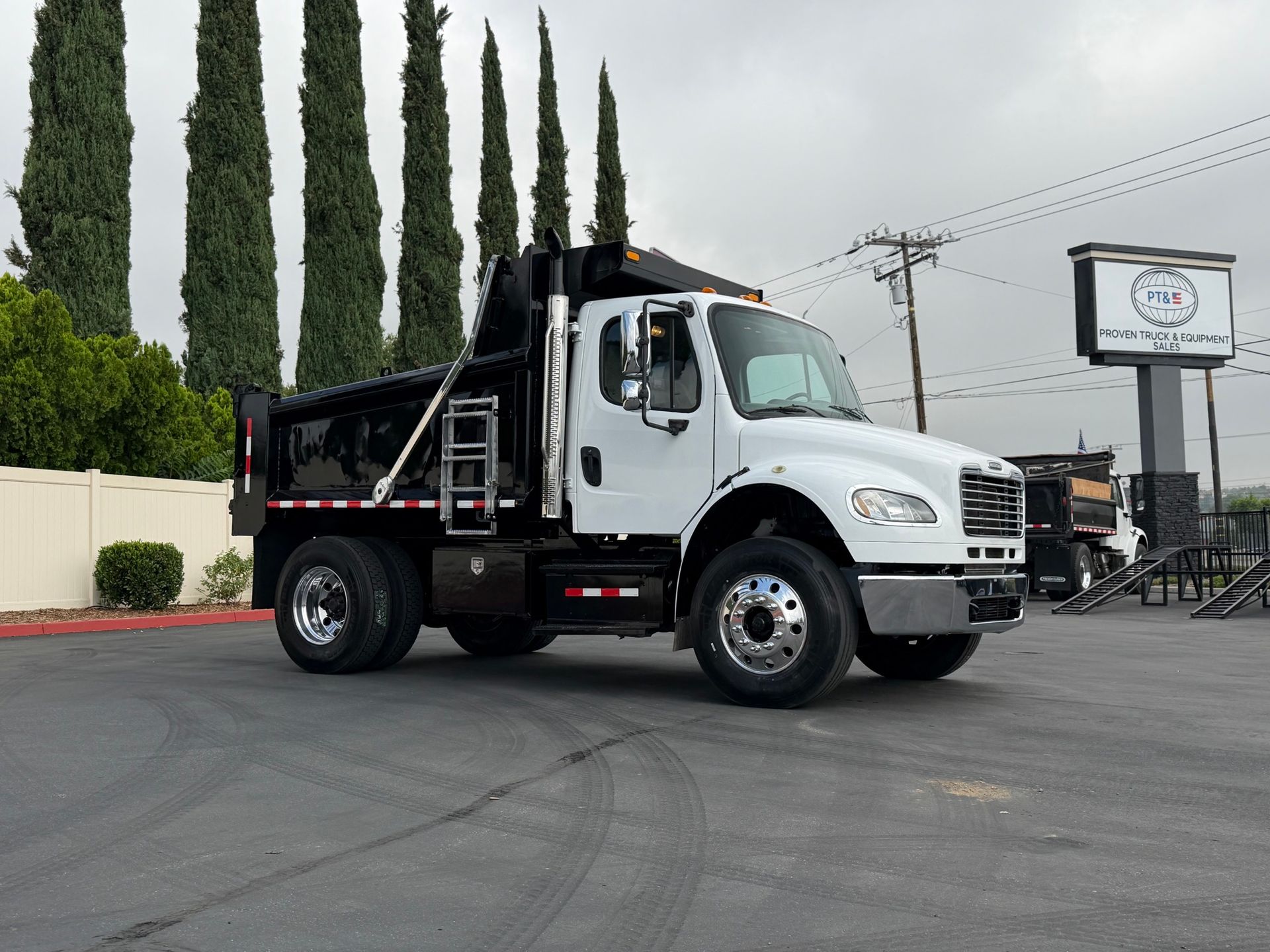 2015 Freightliner M2 photo 7
