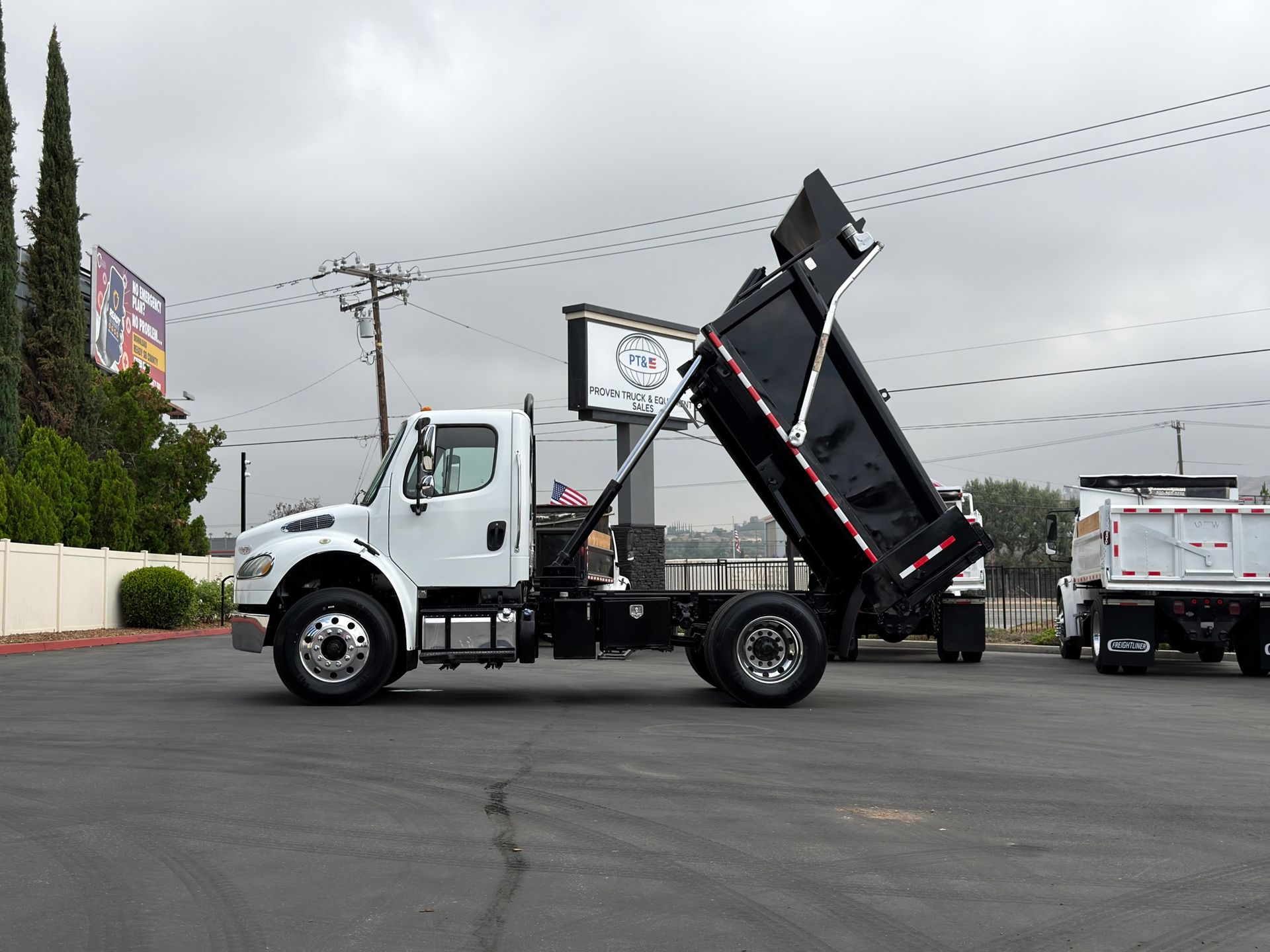 2015 Freightliner M2 photo 9