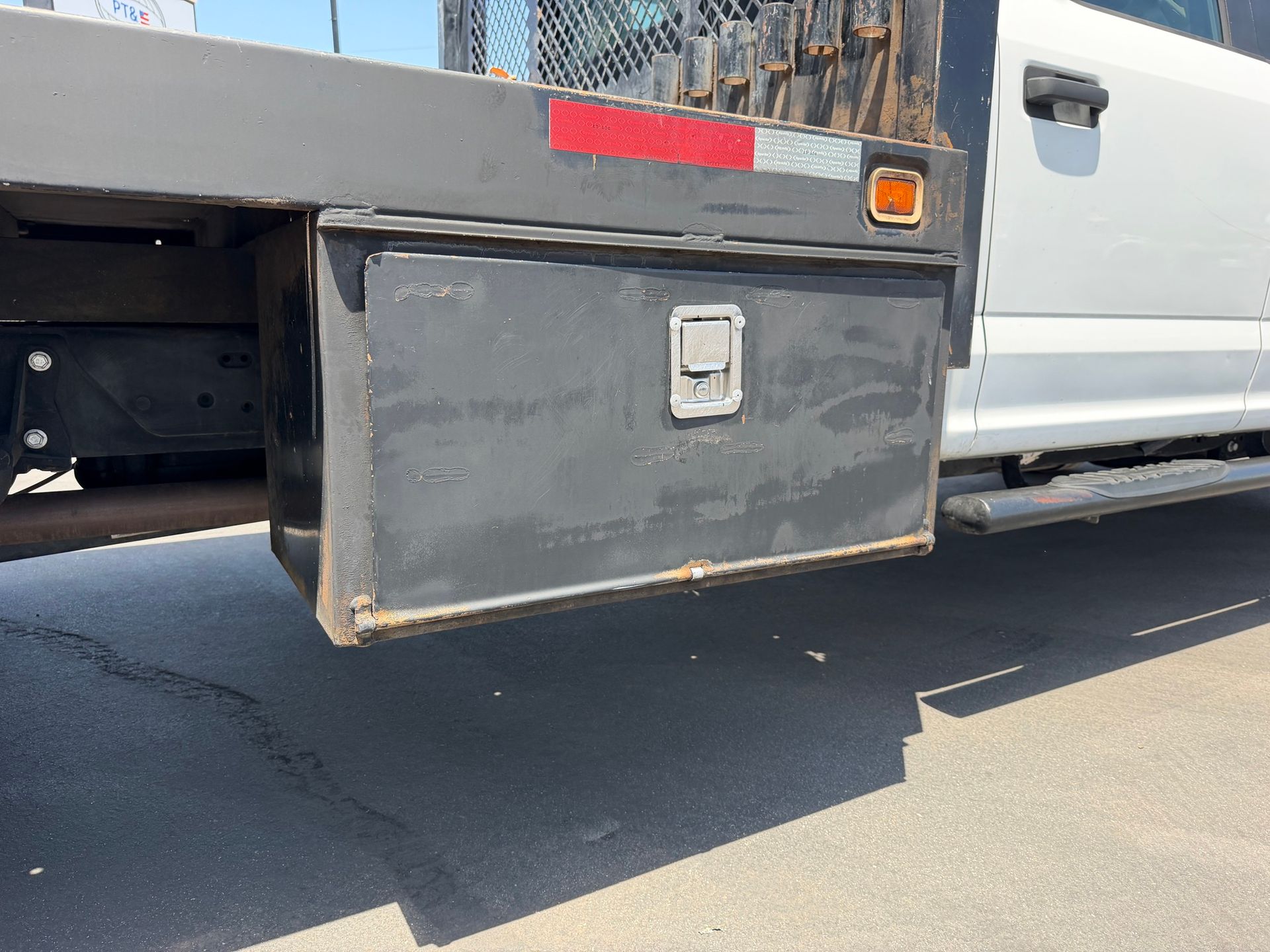 2017 Ford F550 photo 11