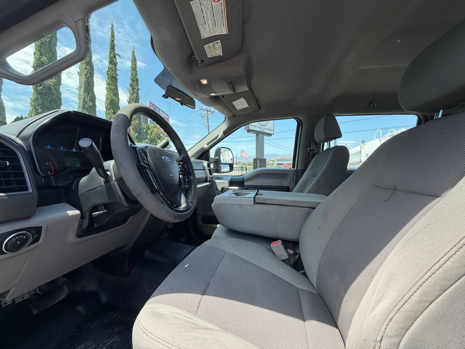 2017 Ford F550 photo 15
