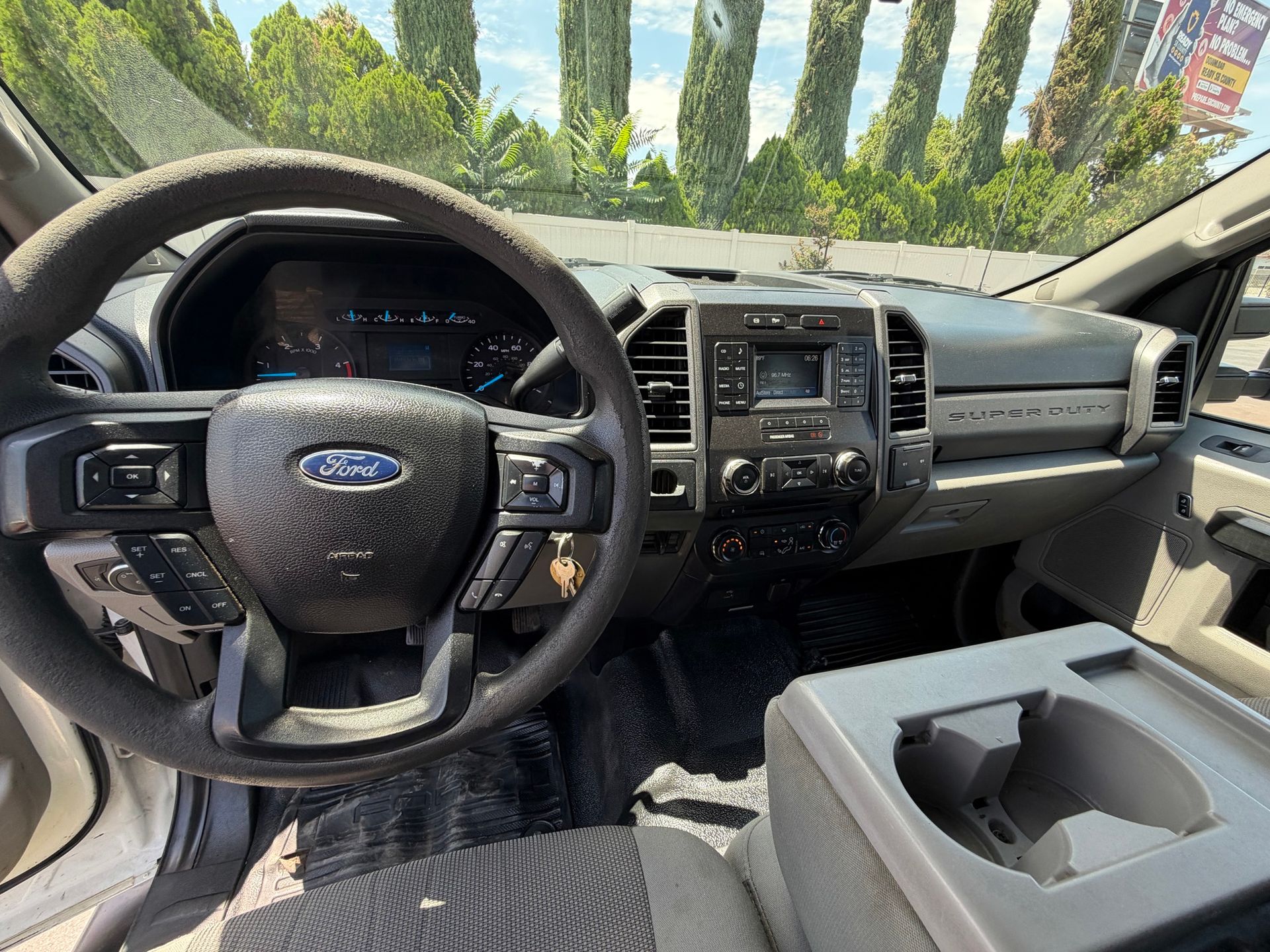 2017 Ford F550 photo 16