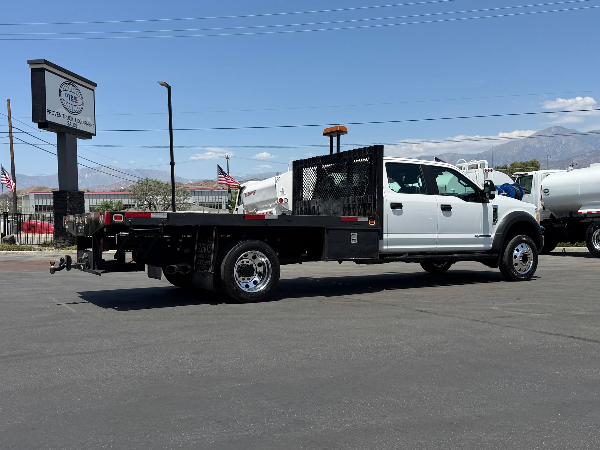 2017 Ford F550 photo 5
