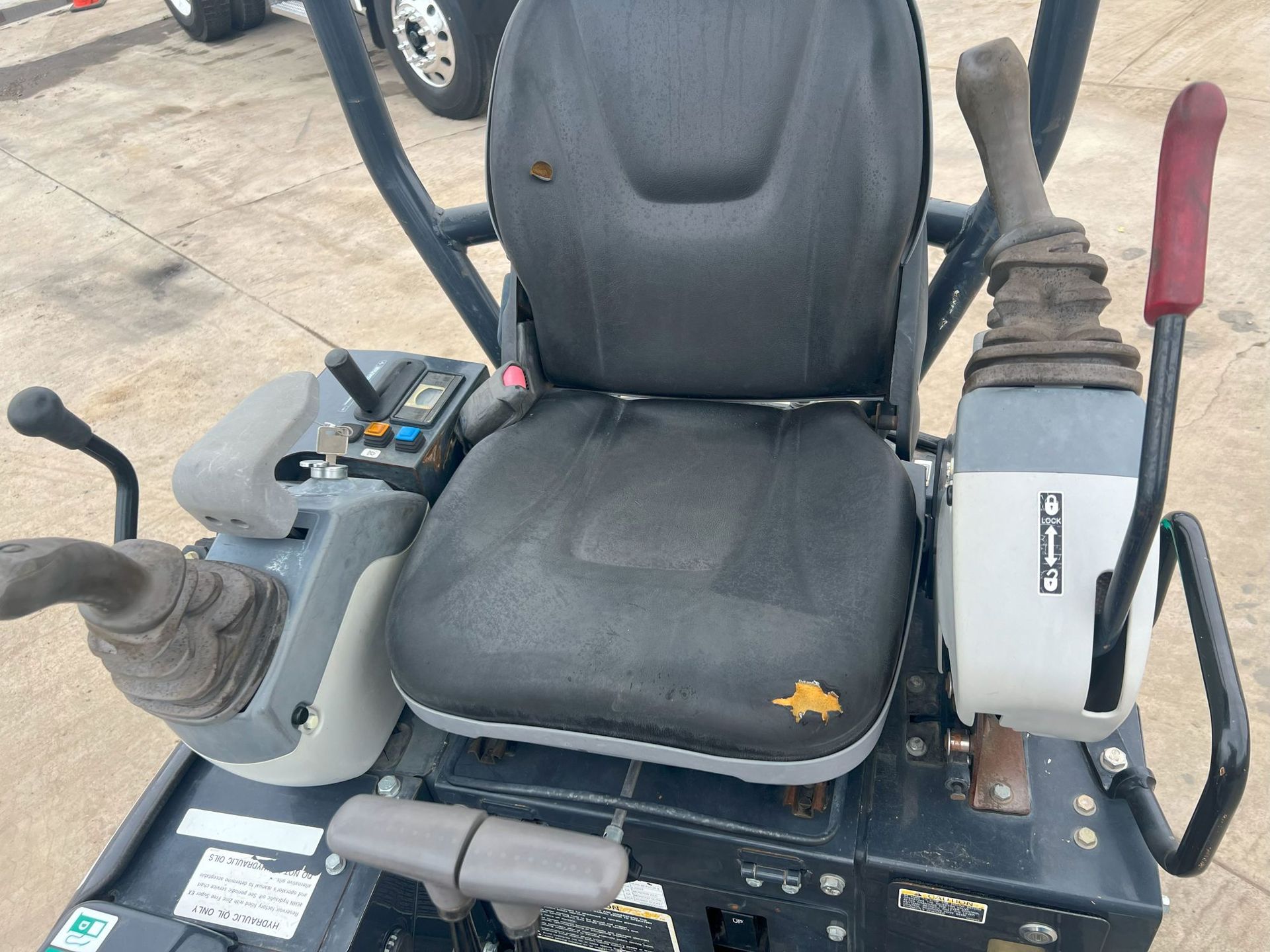 2018 John Deere 17G photo 5