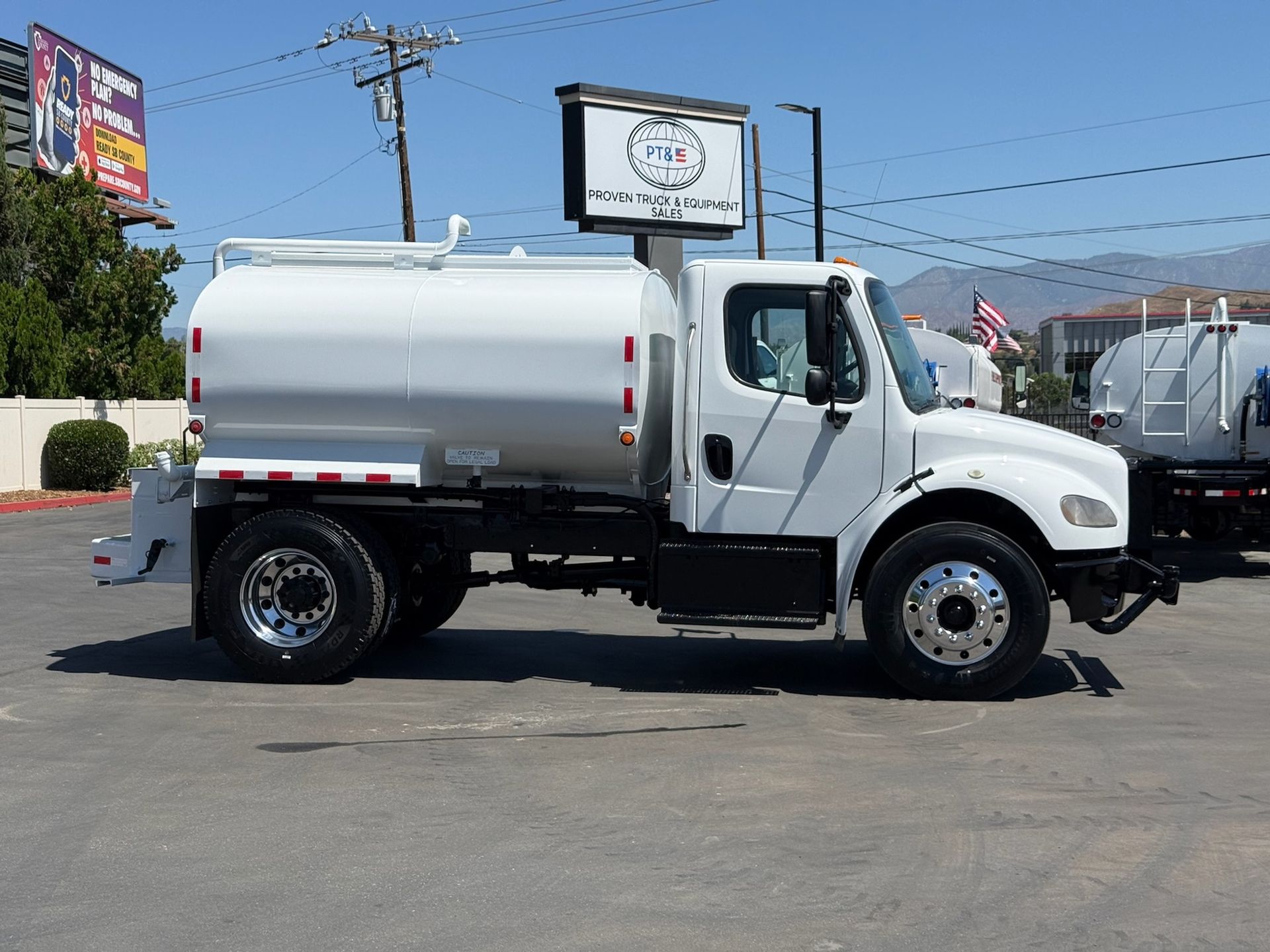 2019 Freightliner M2 106 photo 4