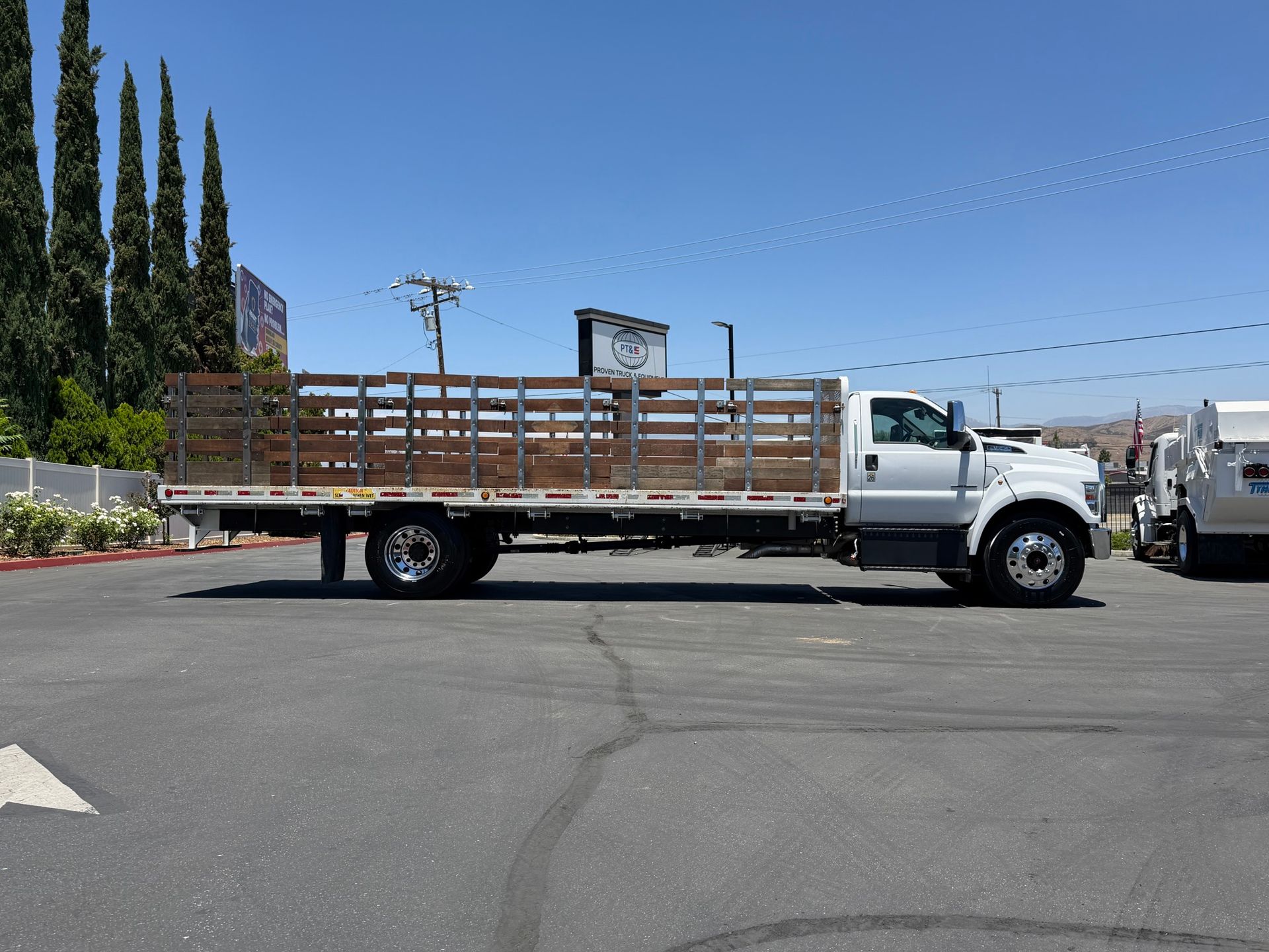 2022 Ford F650 photo 6