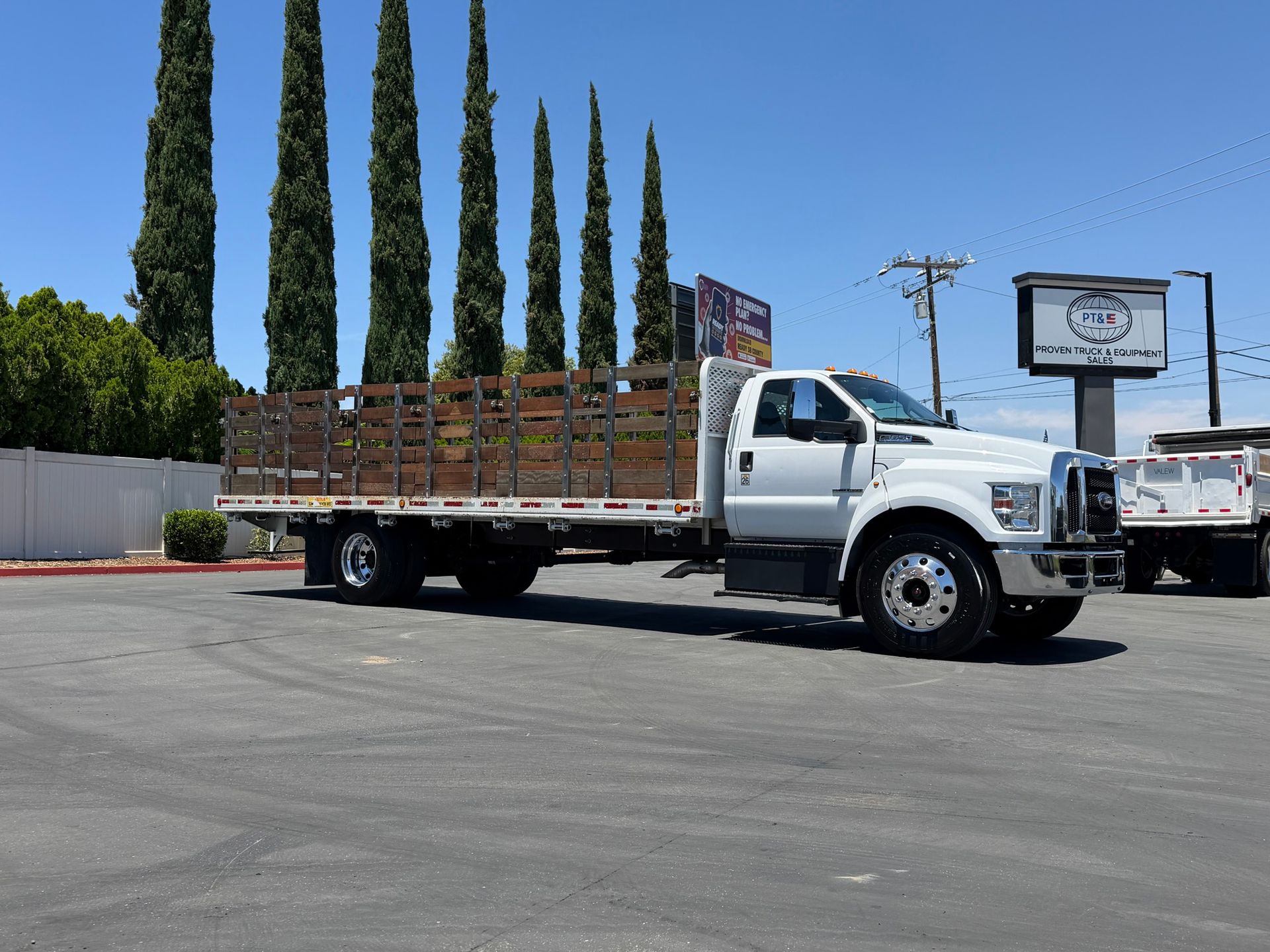 2022 Ford F650 photo 7