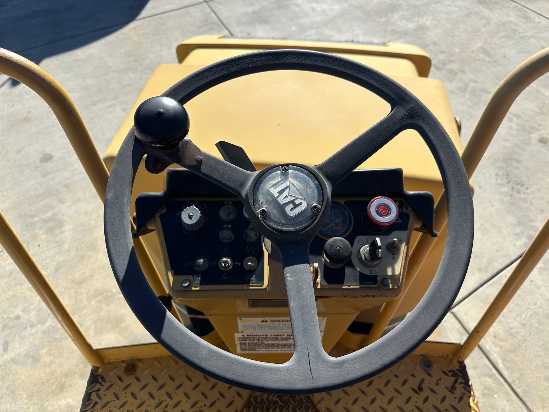 2004 Caterpillar CB-224D photo 11