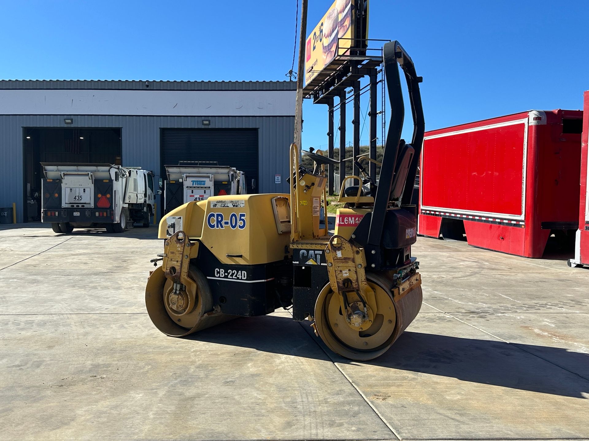 2004 Caterpillar CB-224D photo 3