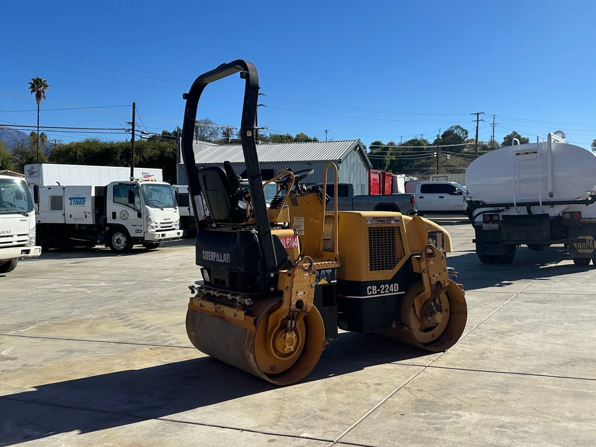 2004 Caterpillar CB-224D photo 4
