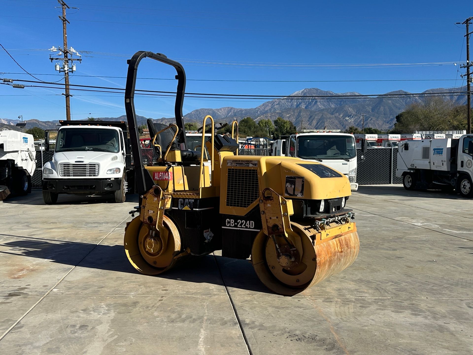 2004 Caterpillar CB-224D photo 6