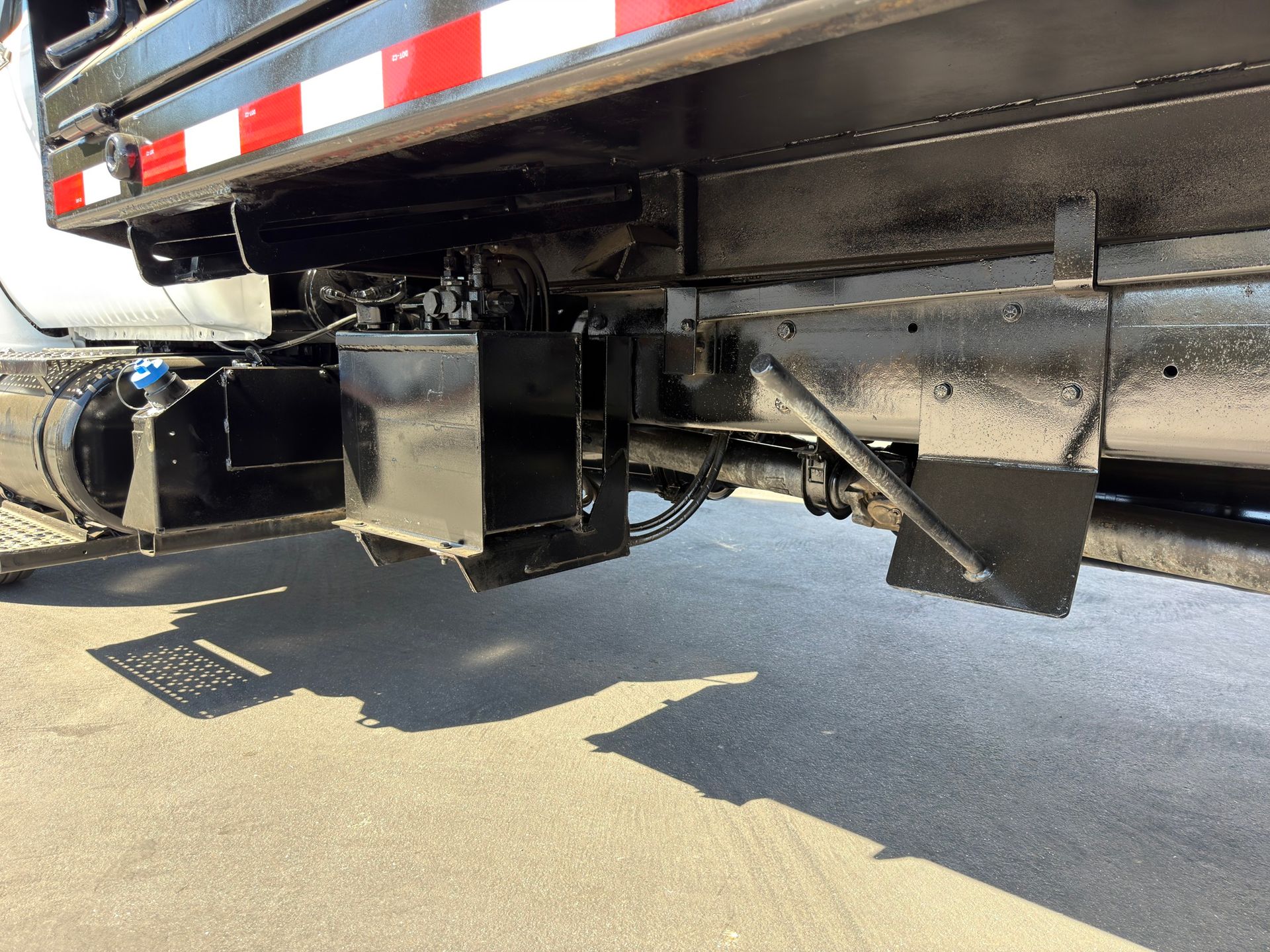 2012 Ford F750 photo 13
