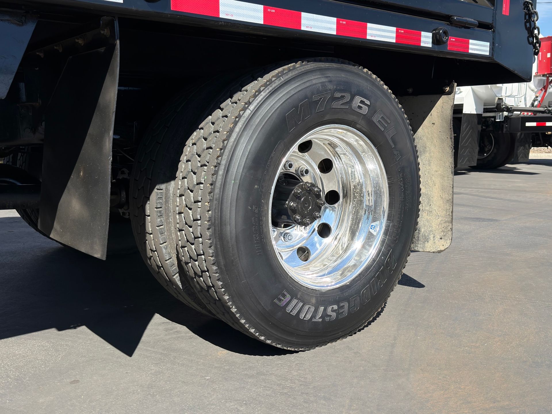 2012 Ford F750 photo 15