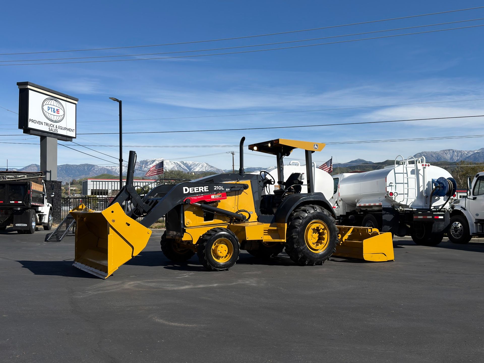 2017 John Deere 210LEP photo 1